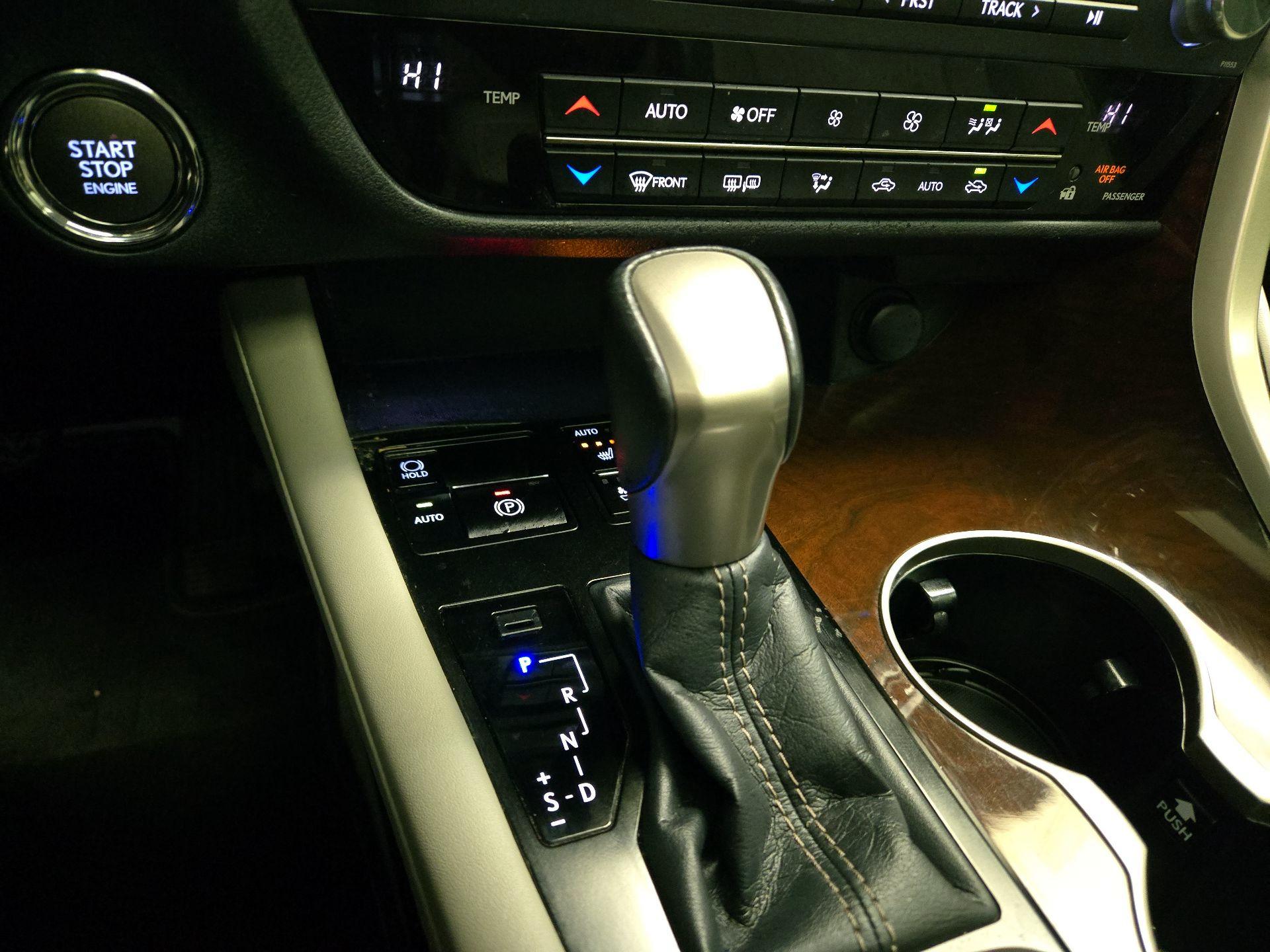 Thumbnail: 2017 Lexus RX - 18