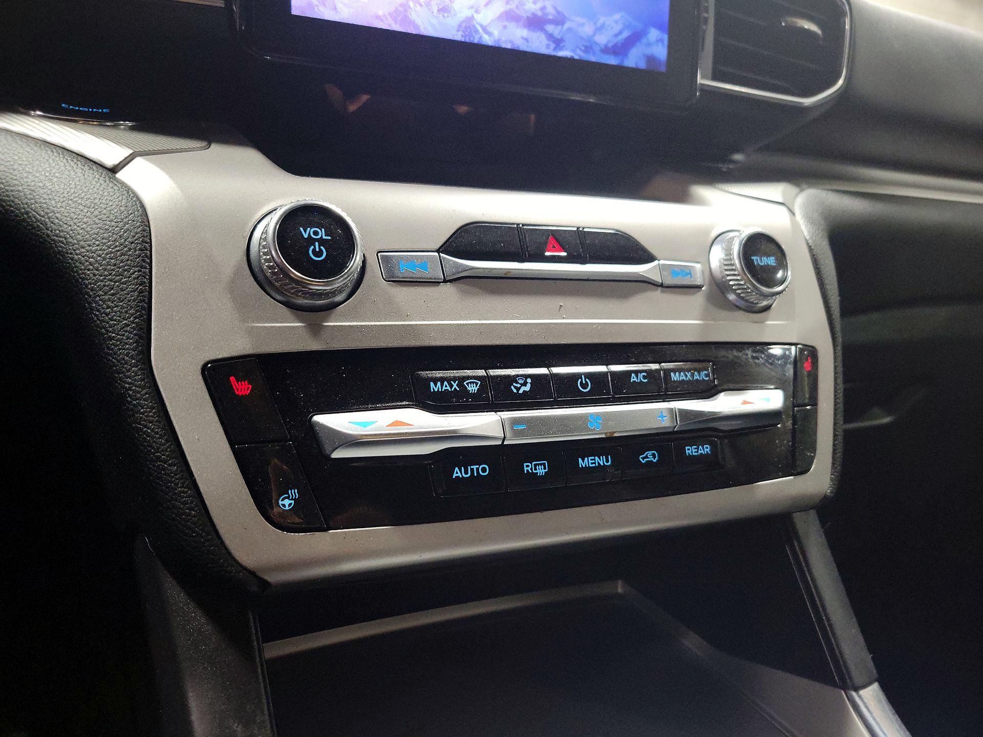 Thumbnail: 2023 Ford Explorer - 16