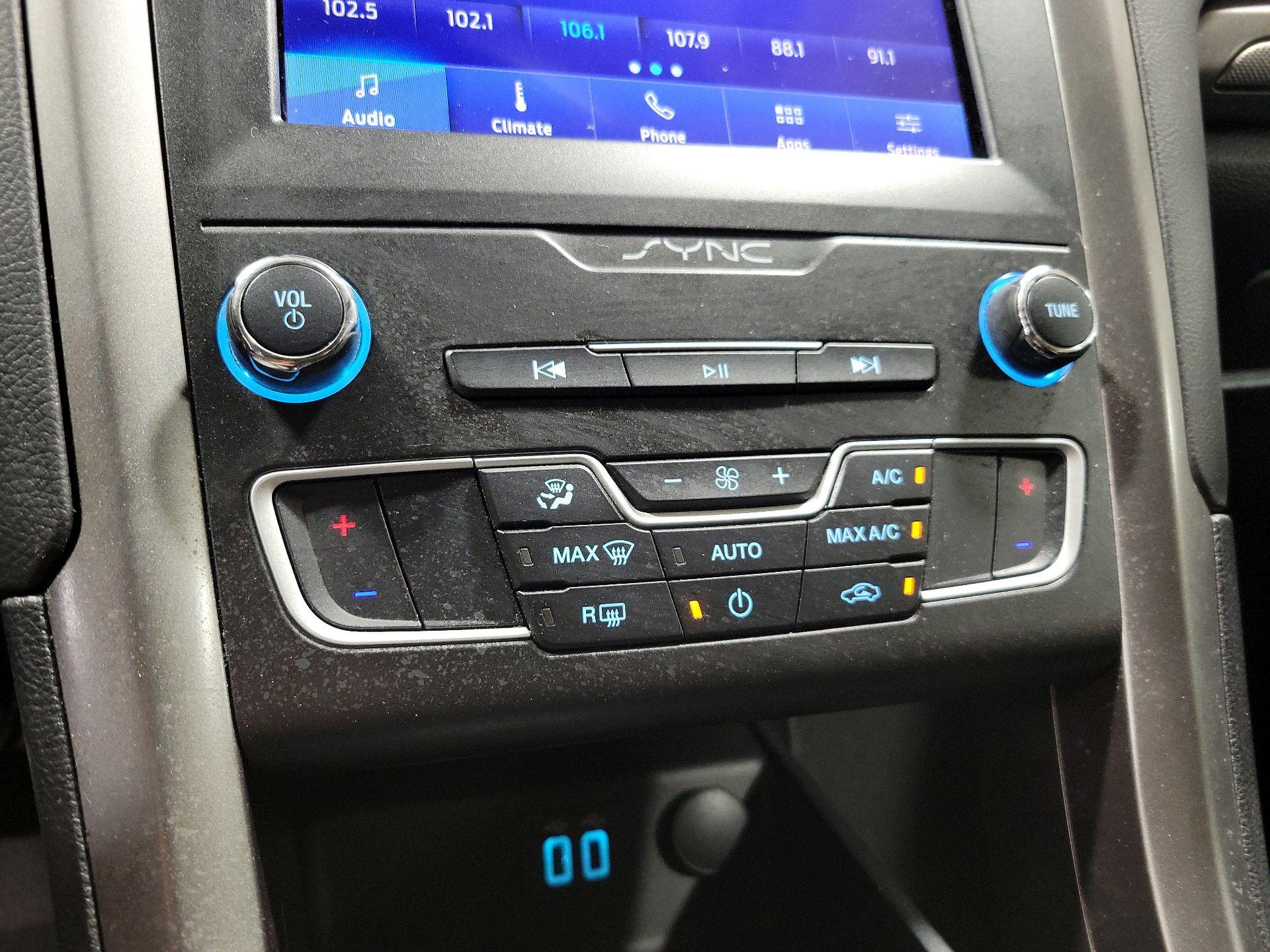 Thumbnail: 2020 Ford Fusion - 16