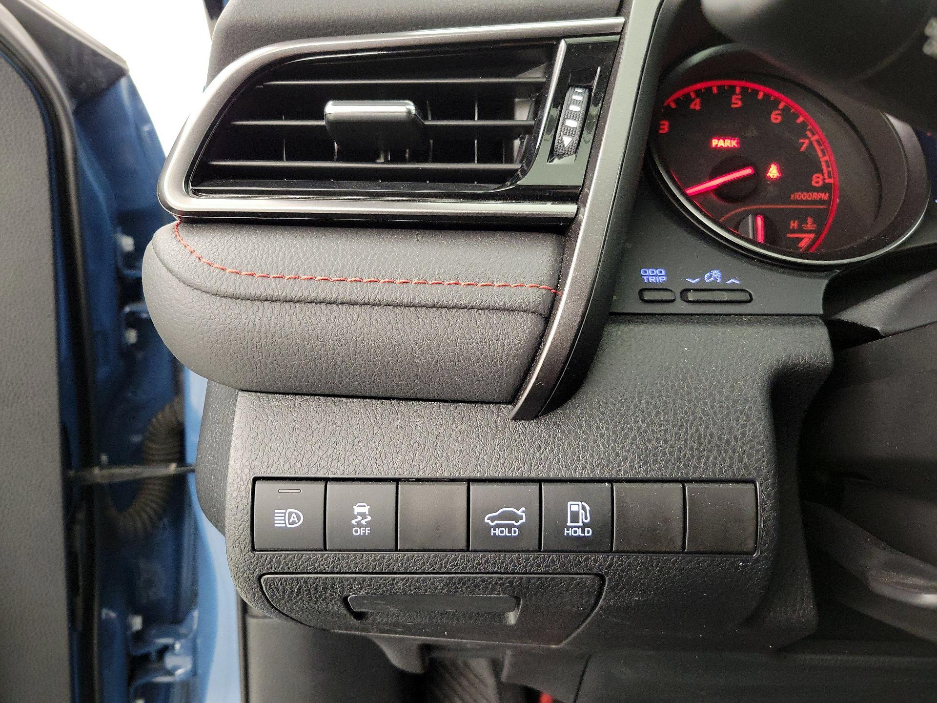 Thumbnail: 2022 Toyota Camry - 13