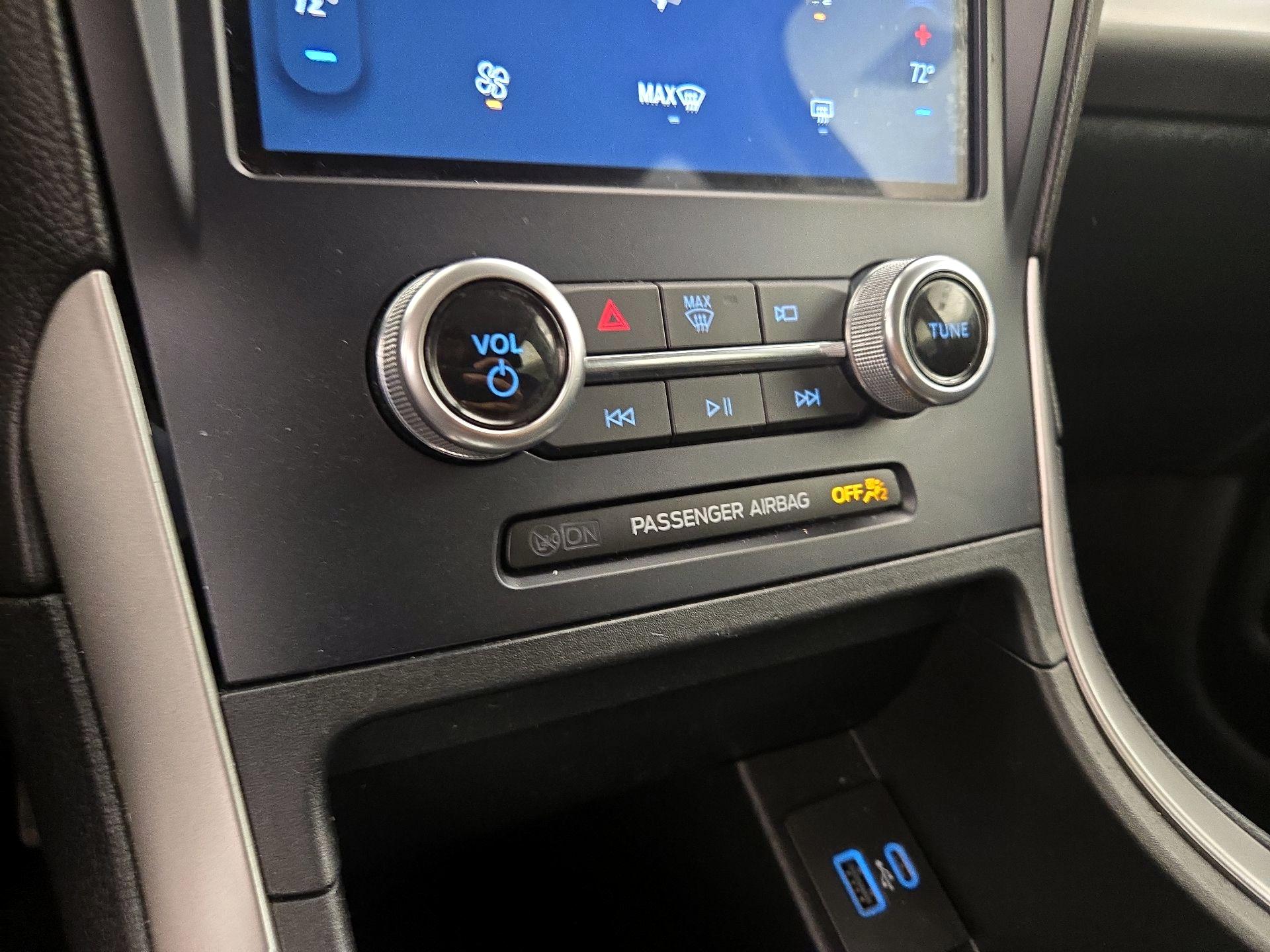 Thumbnail: 2022 Ford Edge - 16