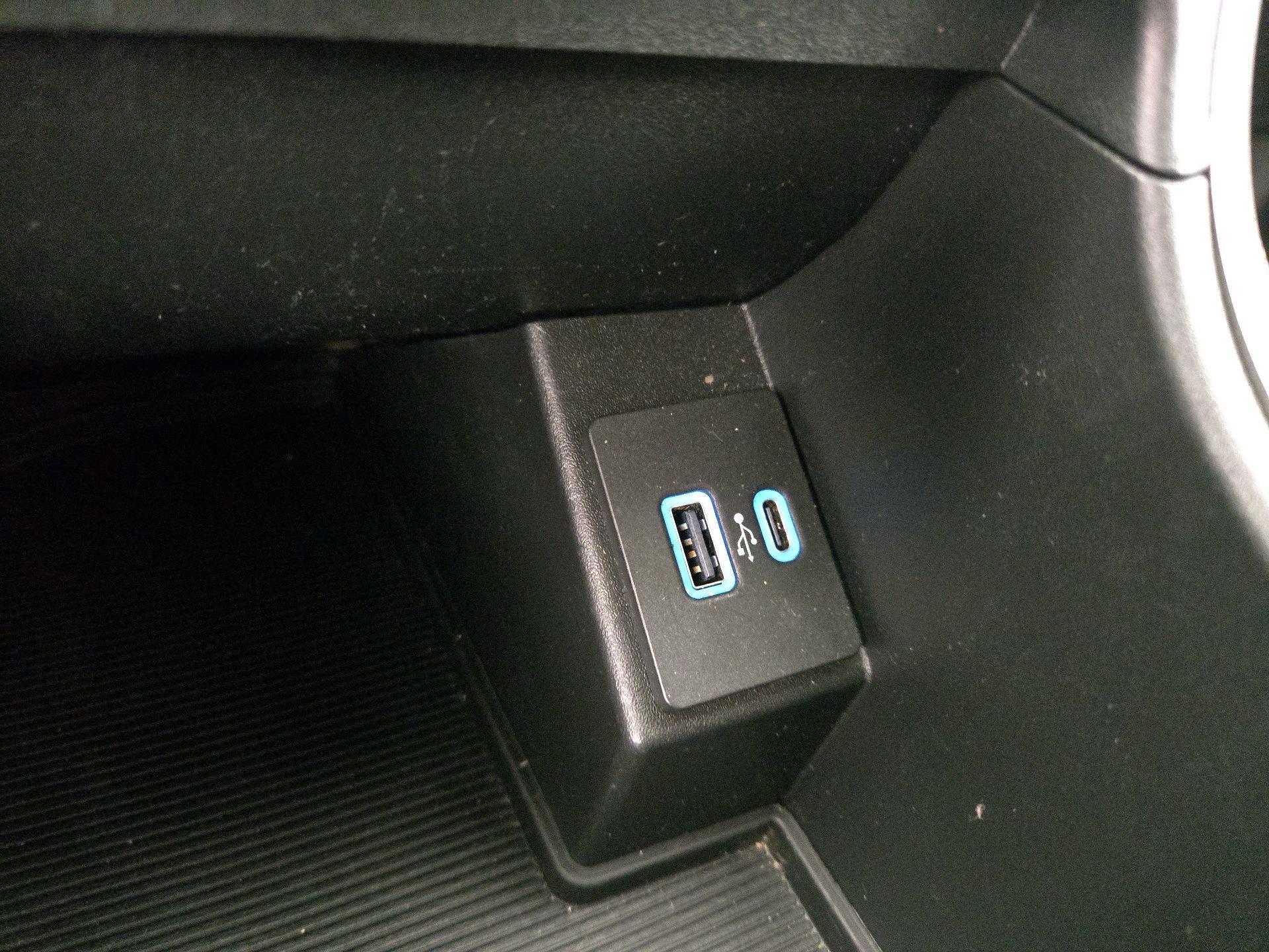 Thumbnail: 2022 Ford Edge - 18