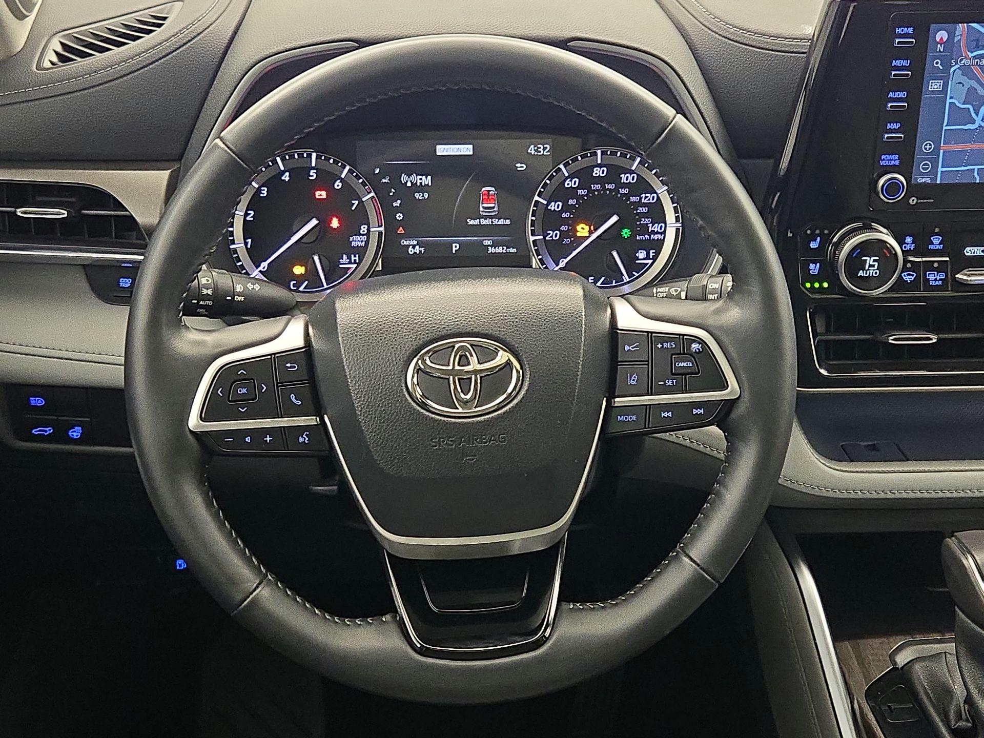 Thumbnail: 2022 Toyota Highlander - 10