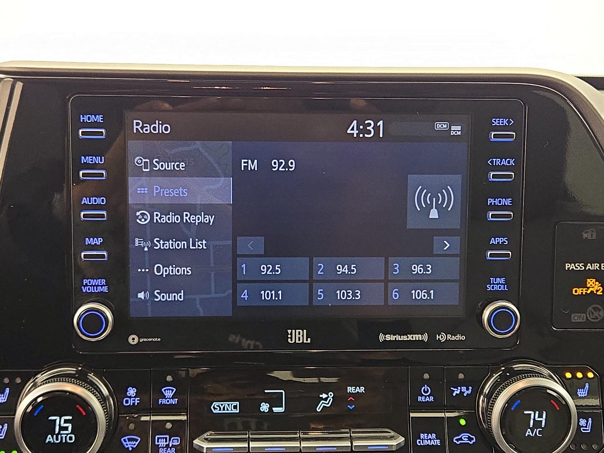 Thumbnail: 2022 Toyota Highlander - 16