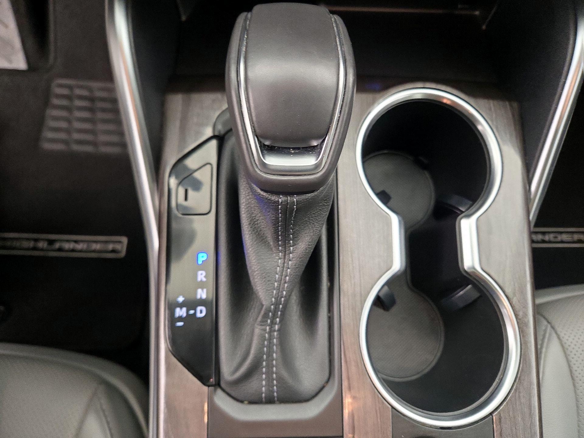 Thumbnail: 2022 Toyota Highlander - 18