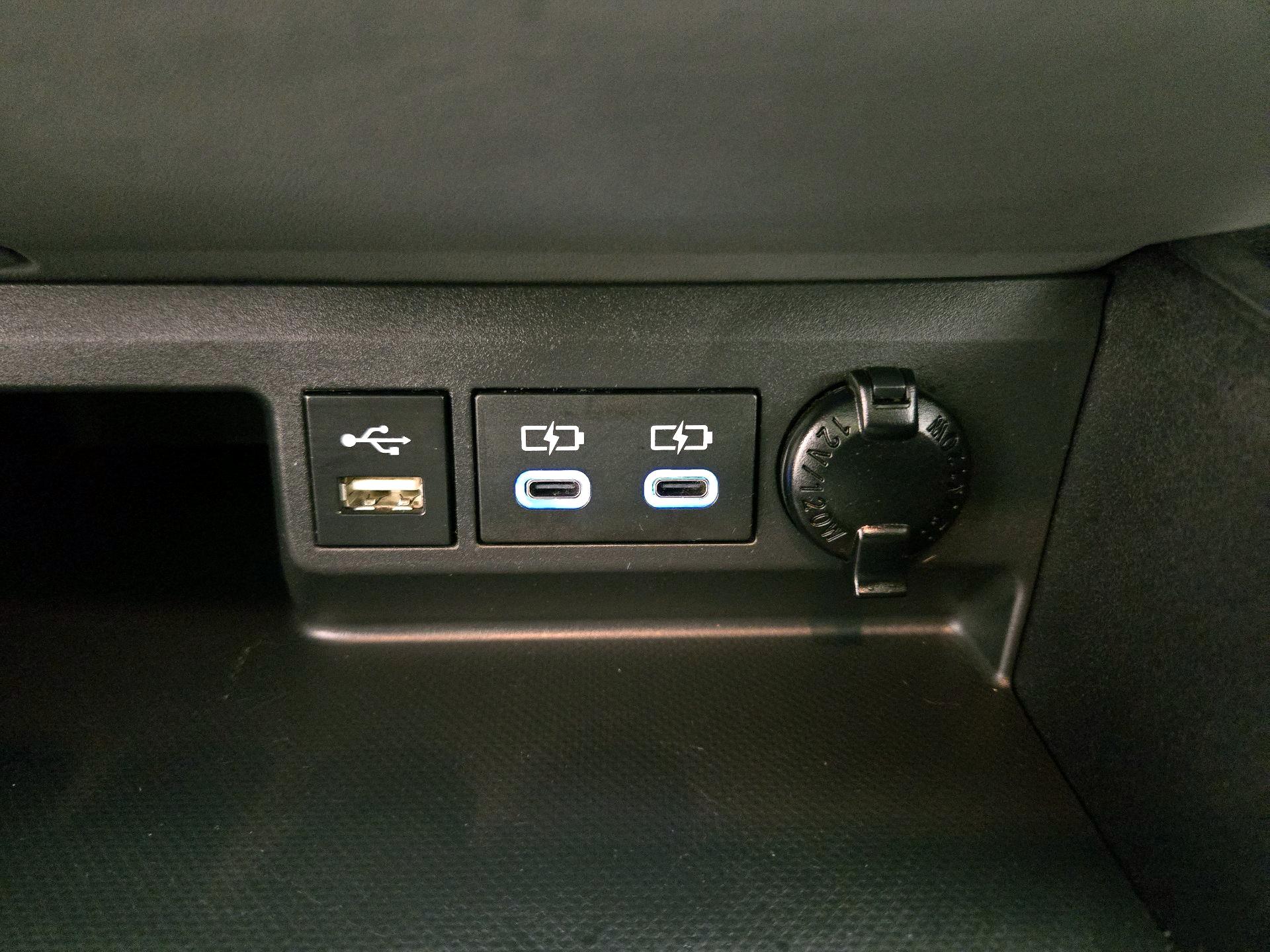 Thumbnail: 2022 Toyota Highlander - 19