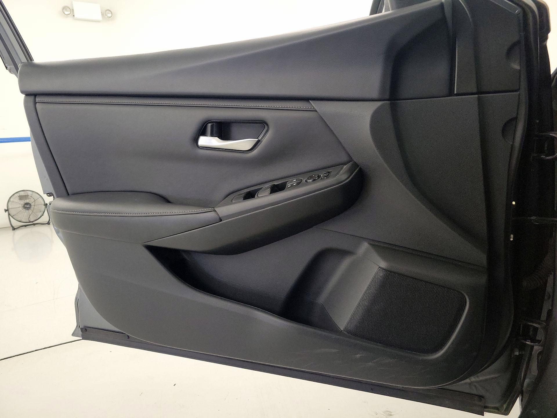 Thumbnail: 2023 Nissan Sentra - 12