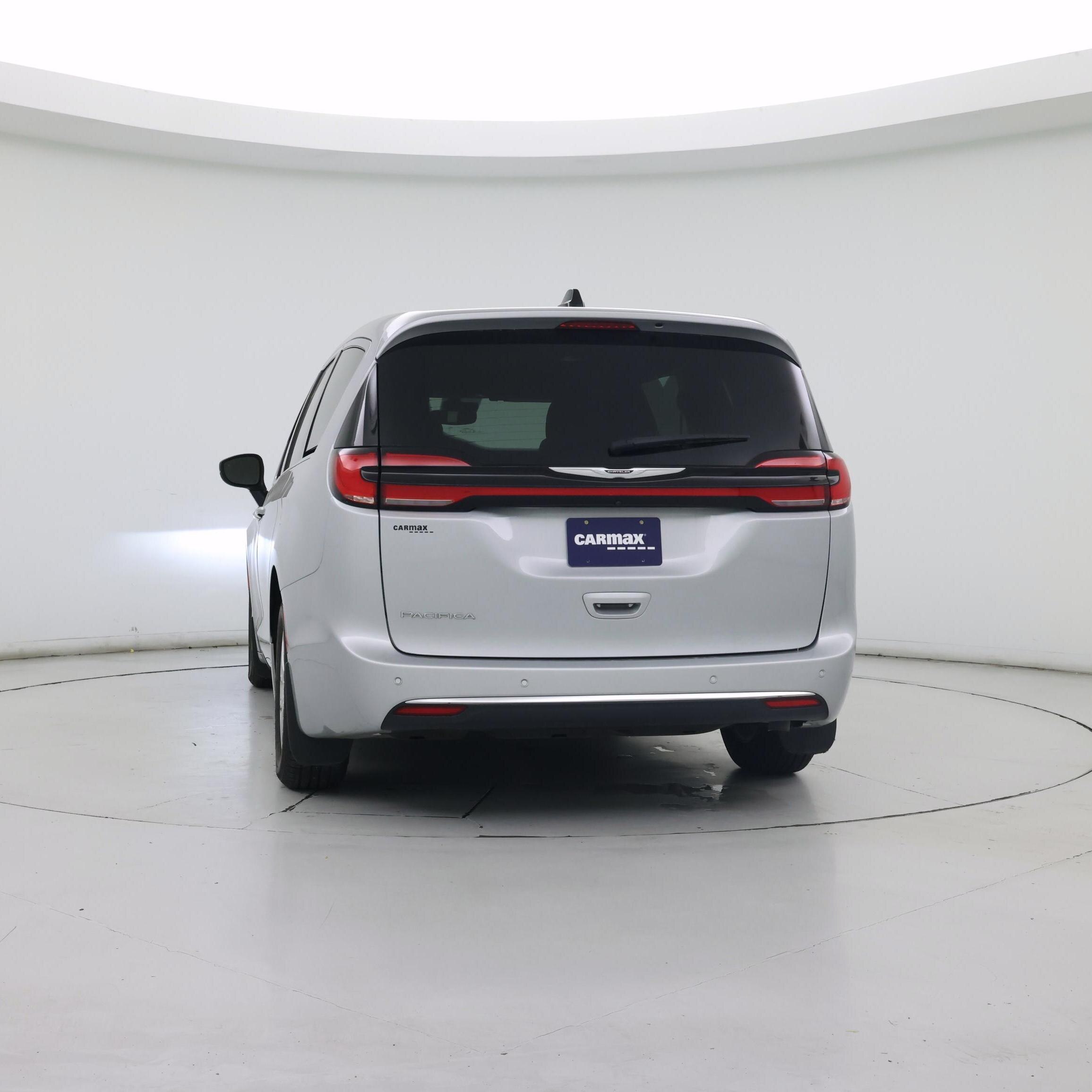 Thumbnail: 2023 Chrysler Pacifica - 6