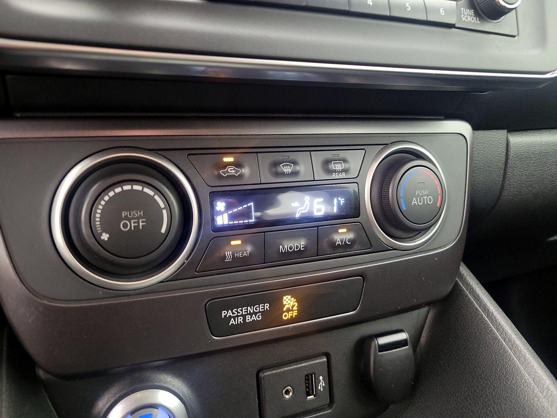 Thumbnail: 2019 Nissan Leaf - 13
