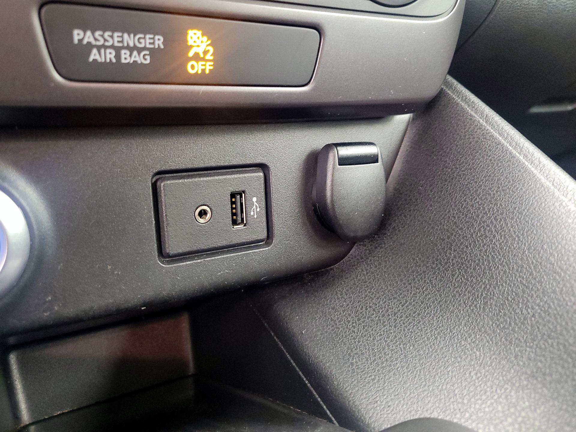 Thumbnail: 2019 Nissan Leaf - 15