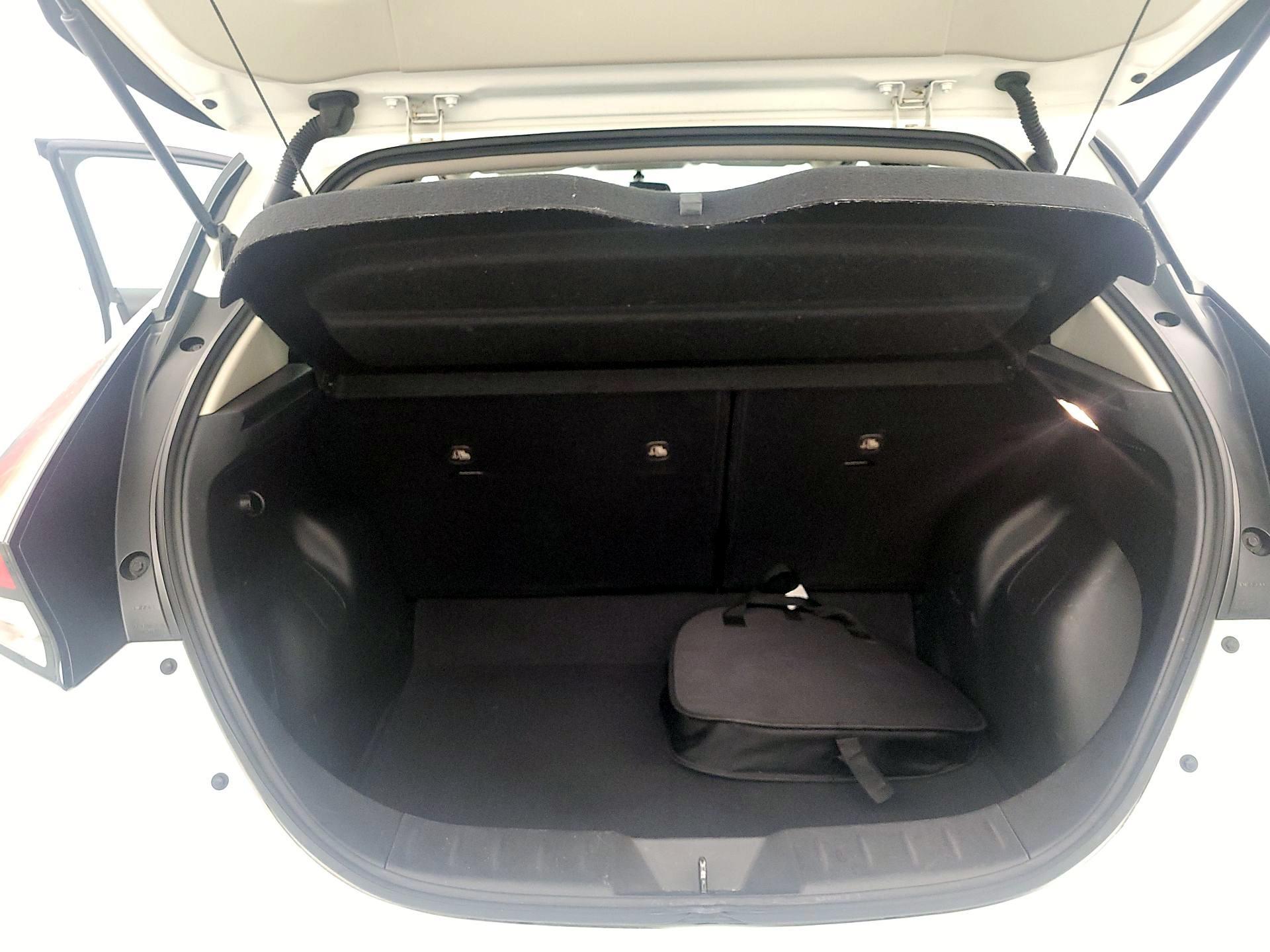 Thumbnail: 2019 Nissan Leaf - 17
