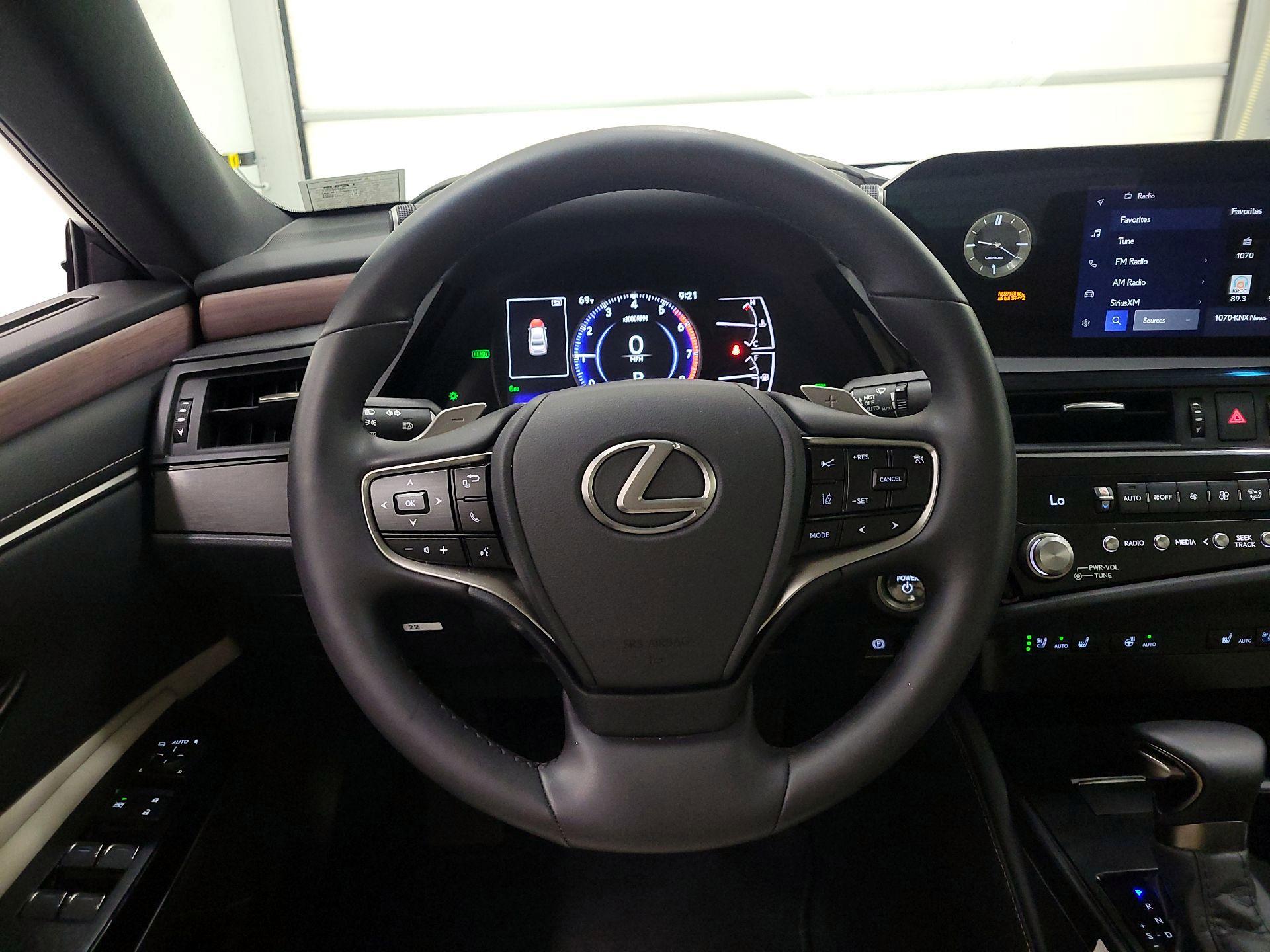 Thumbnail: 2025 Lexus ES - 10