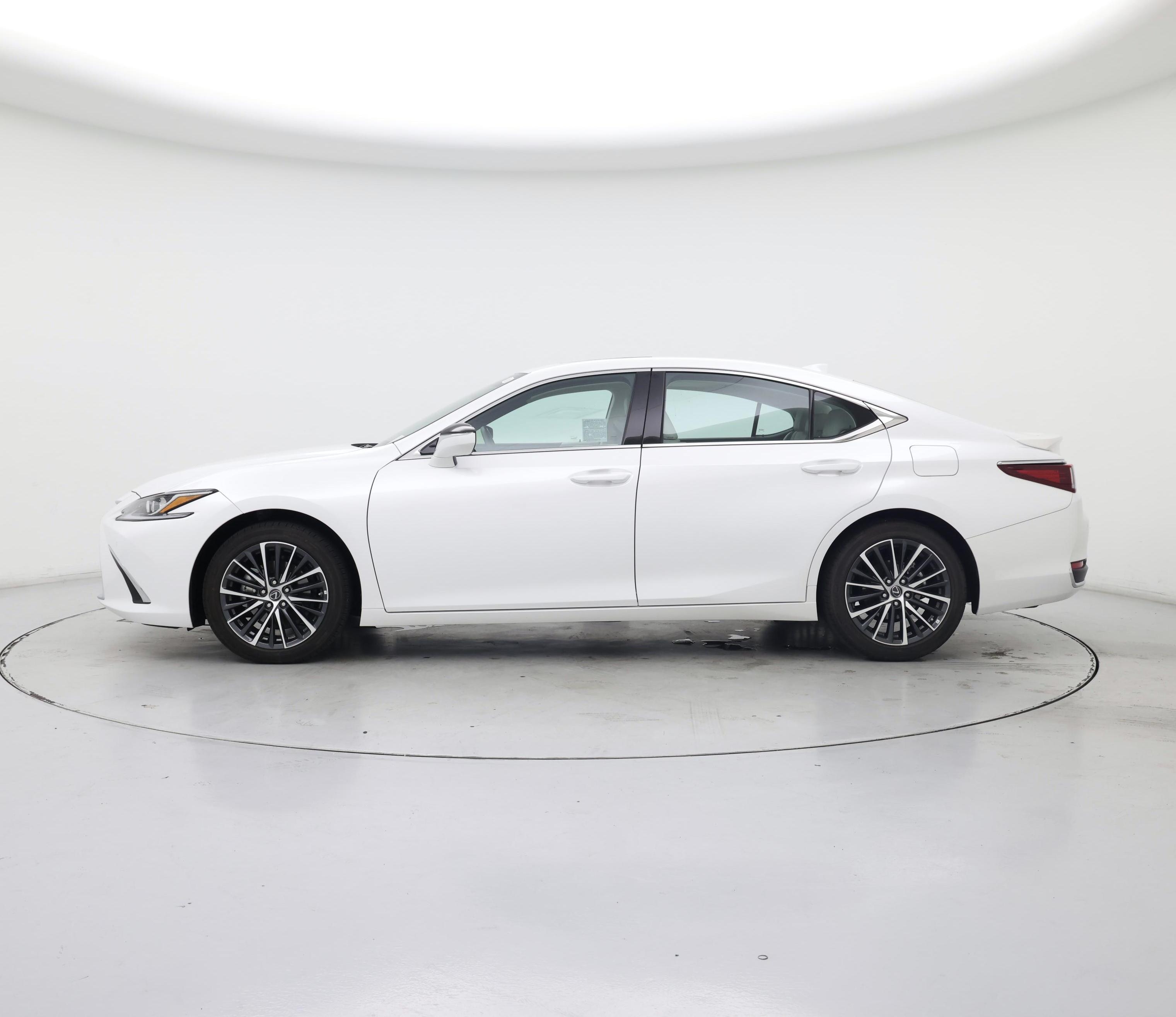 Thumbnail: 2025 Lexus ES - 3