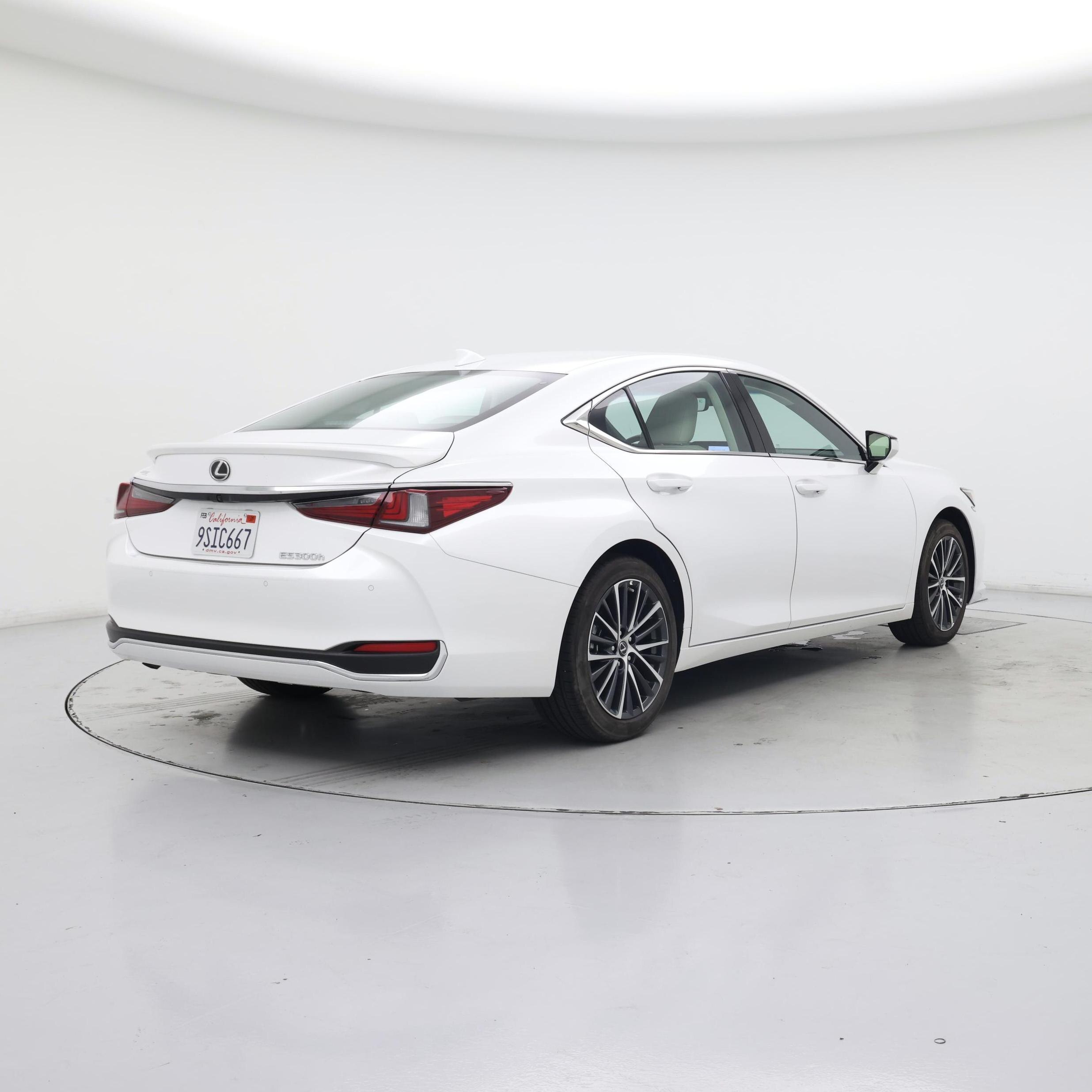 Thumbnail: 2025 Lexus ES - 8