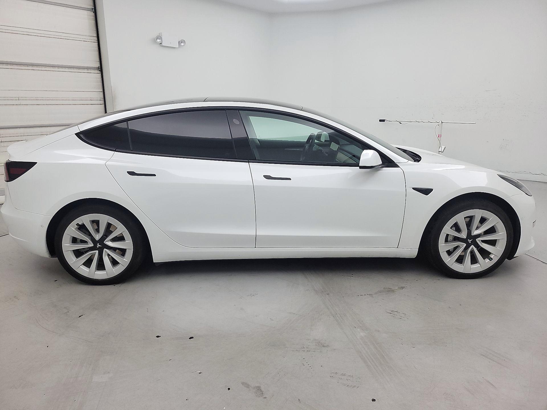 Thumbnail: 2021 Tesla Model 3 - 4