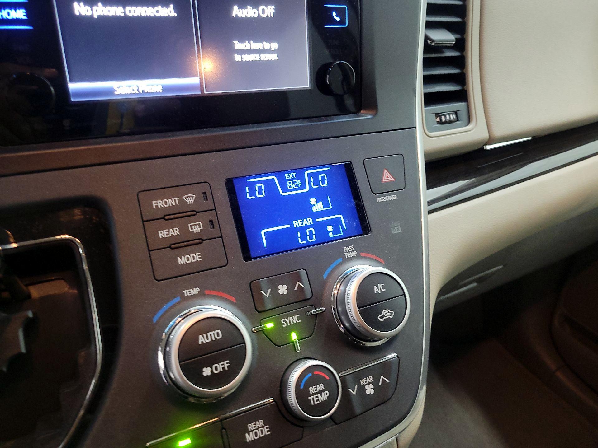 Thumbnail: 2017 Toyota Sienna - 16