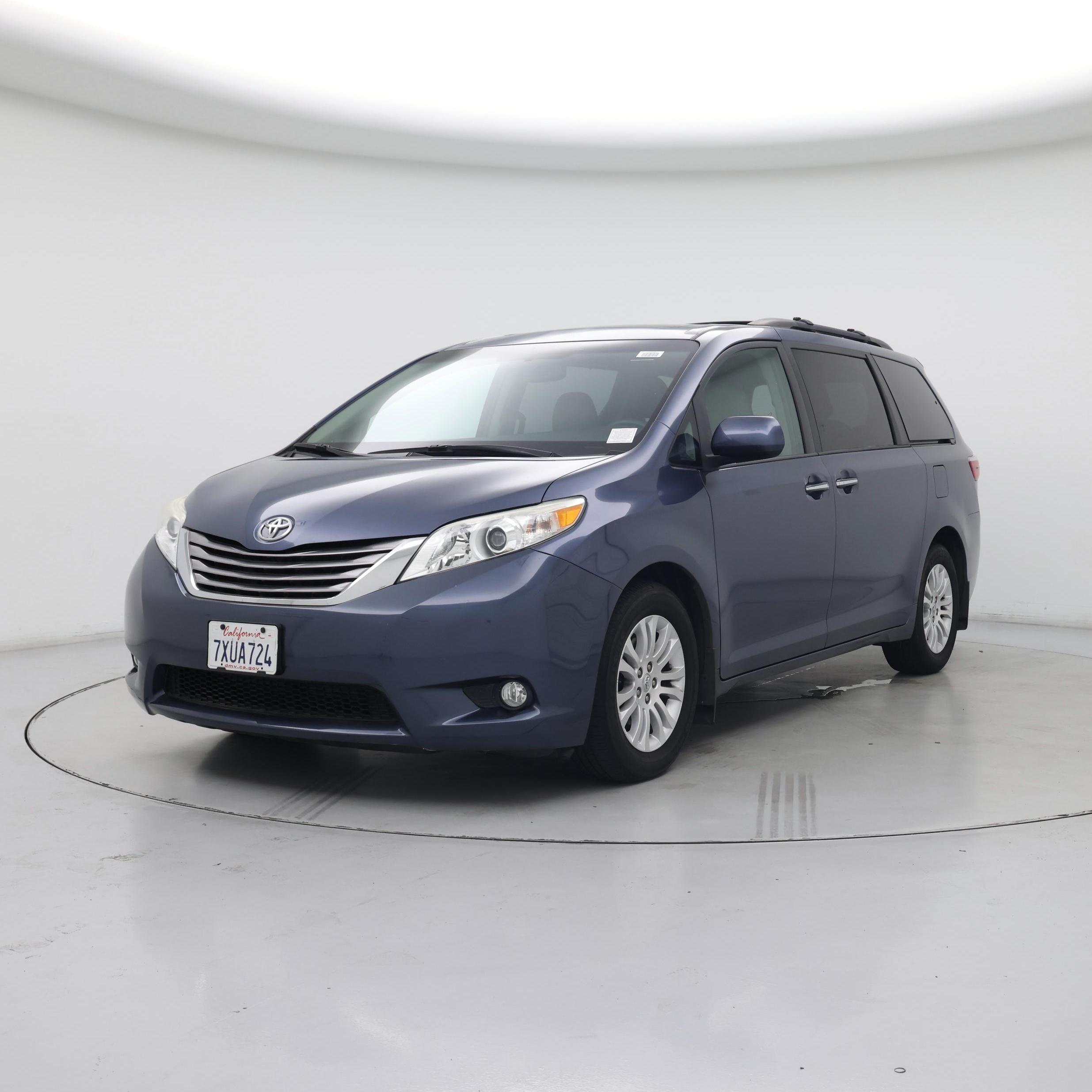 Thumbnail: 2017 Toyota Sienna - 4