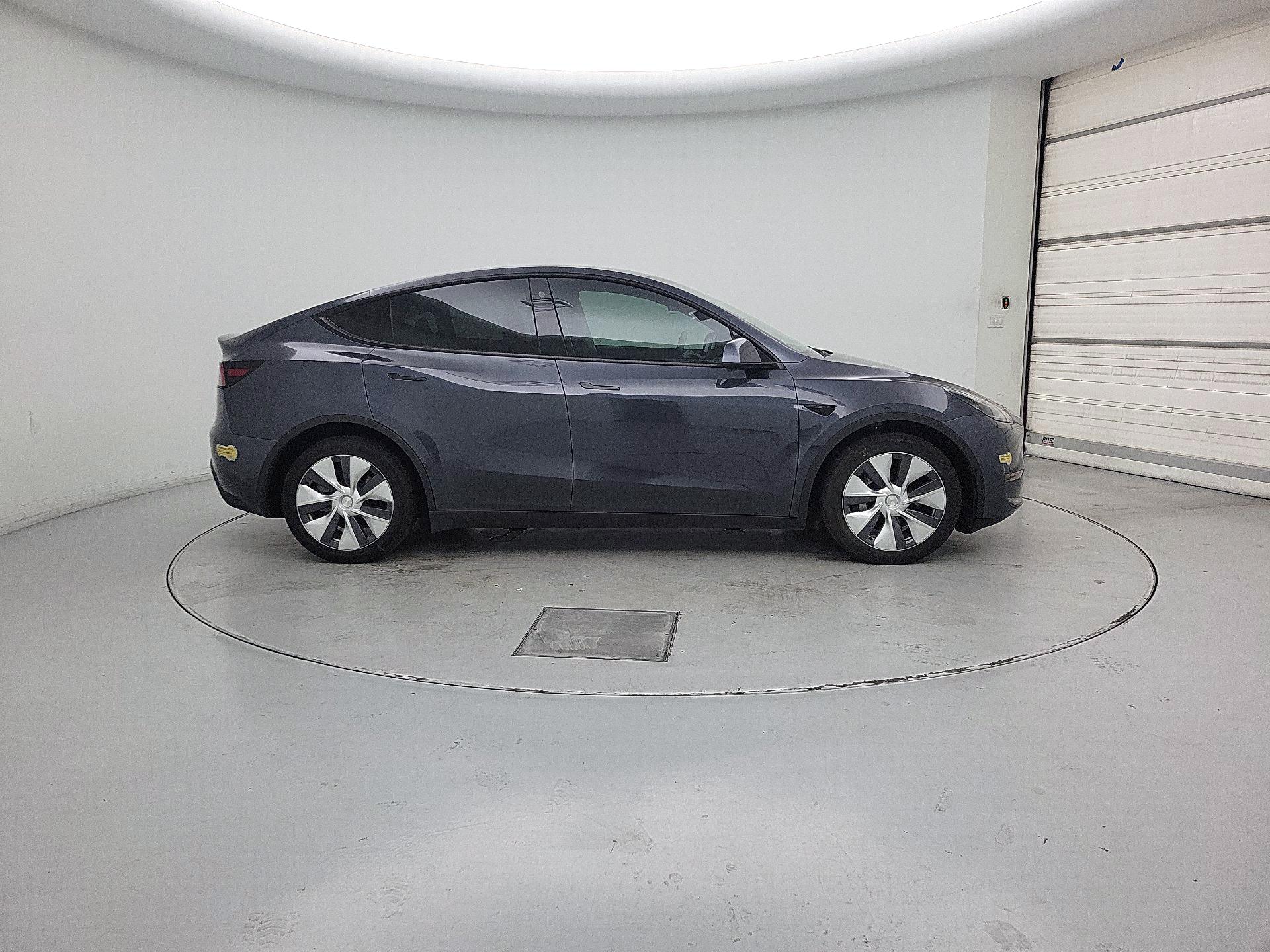 Thumbnail: 2021 Tesla Model Y - 4