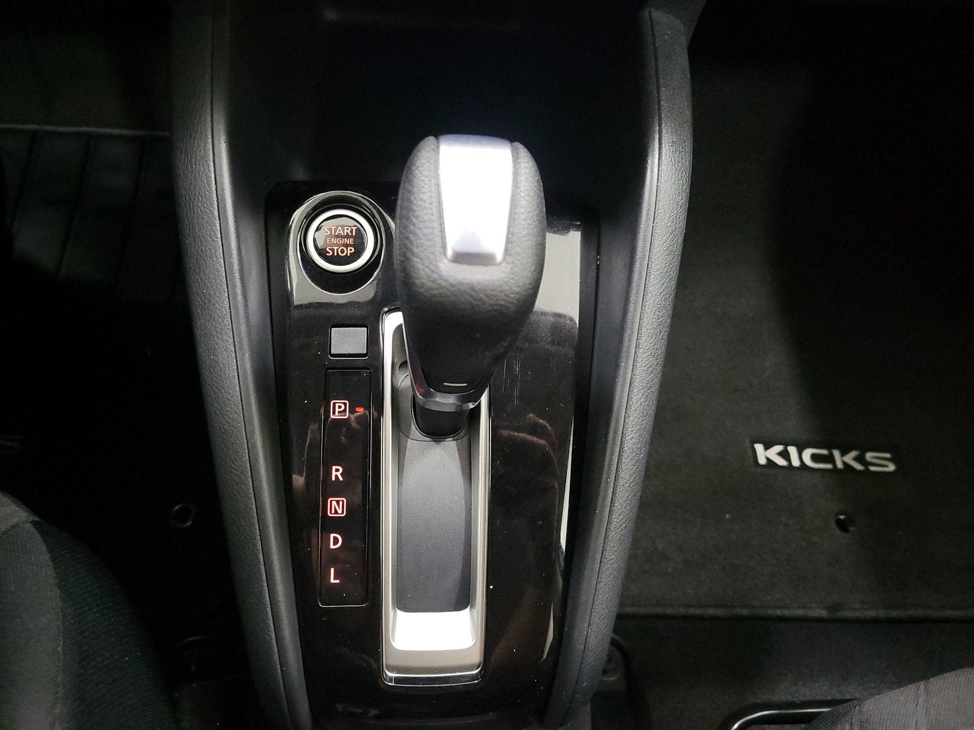 Thumbnail: 2021 Nissan Kicks - 17