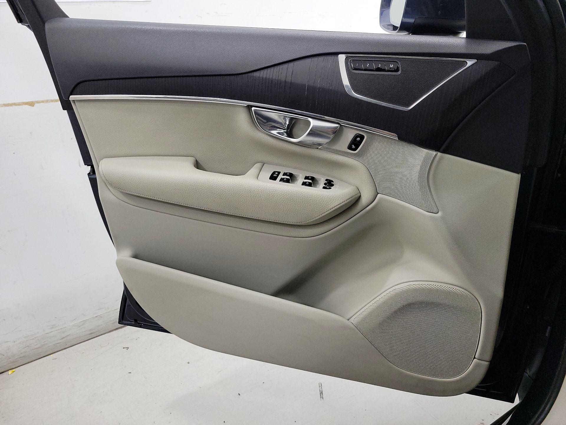 Thumbnail: 2020 Volvo XC90 - 12