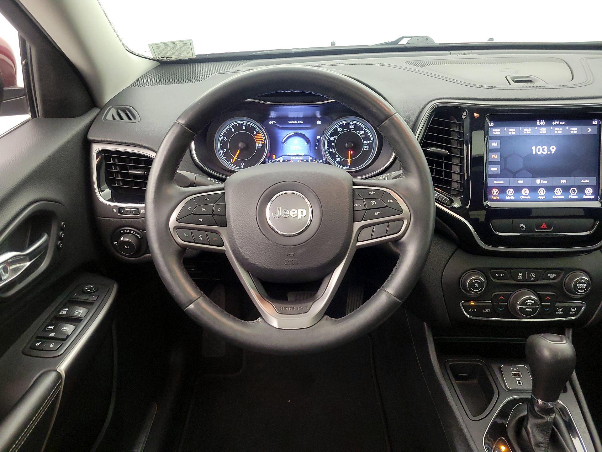 Thumbnail: 2019 Jeep Cherokee - 10