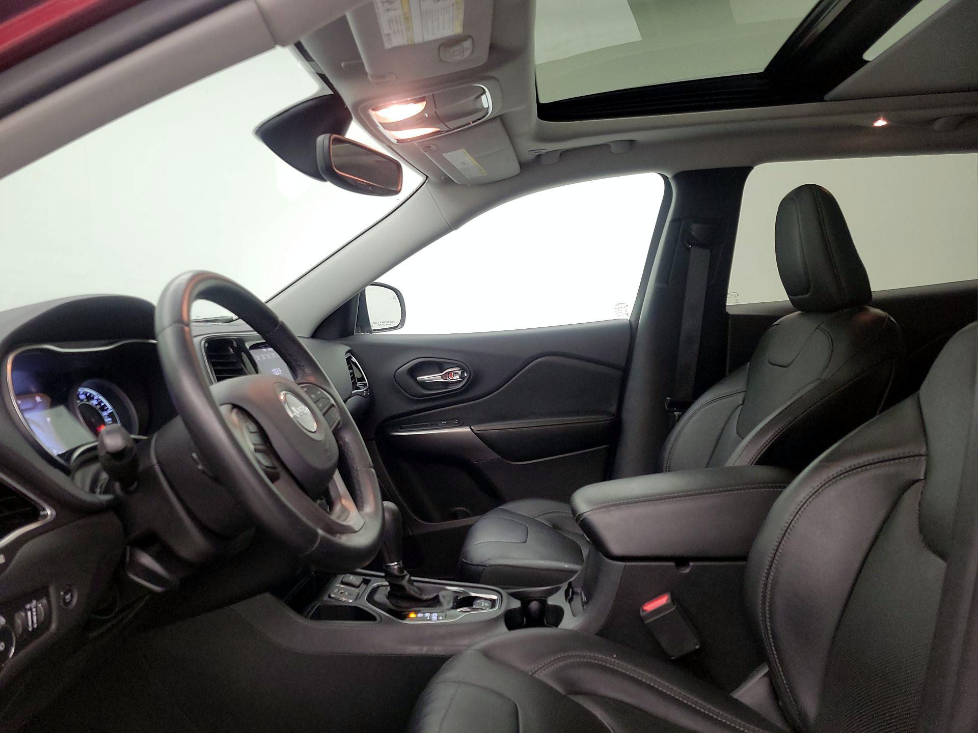 Thumbnail: 2019 Jeep Cherokee - 19
