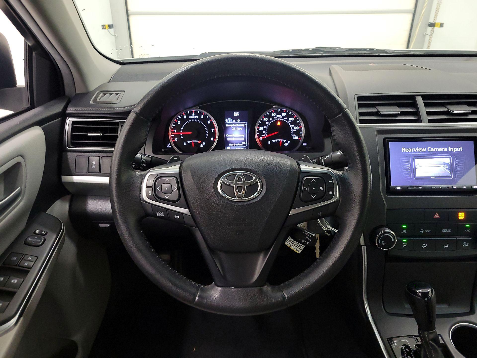 Thumbnail: 2015 Toyota Camry - 10