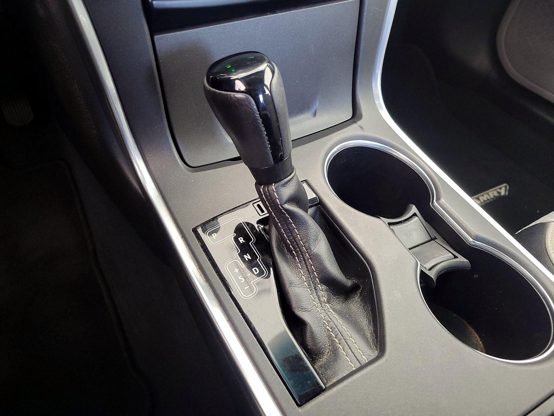 Thumbnail: 2015 Toyota Camry - 15