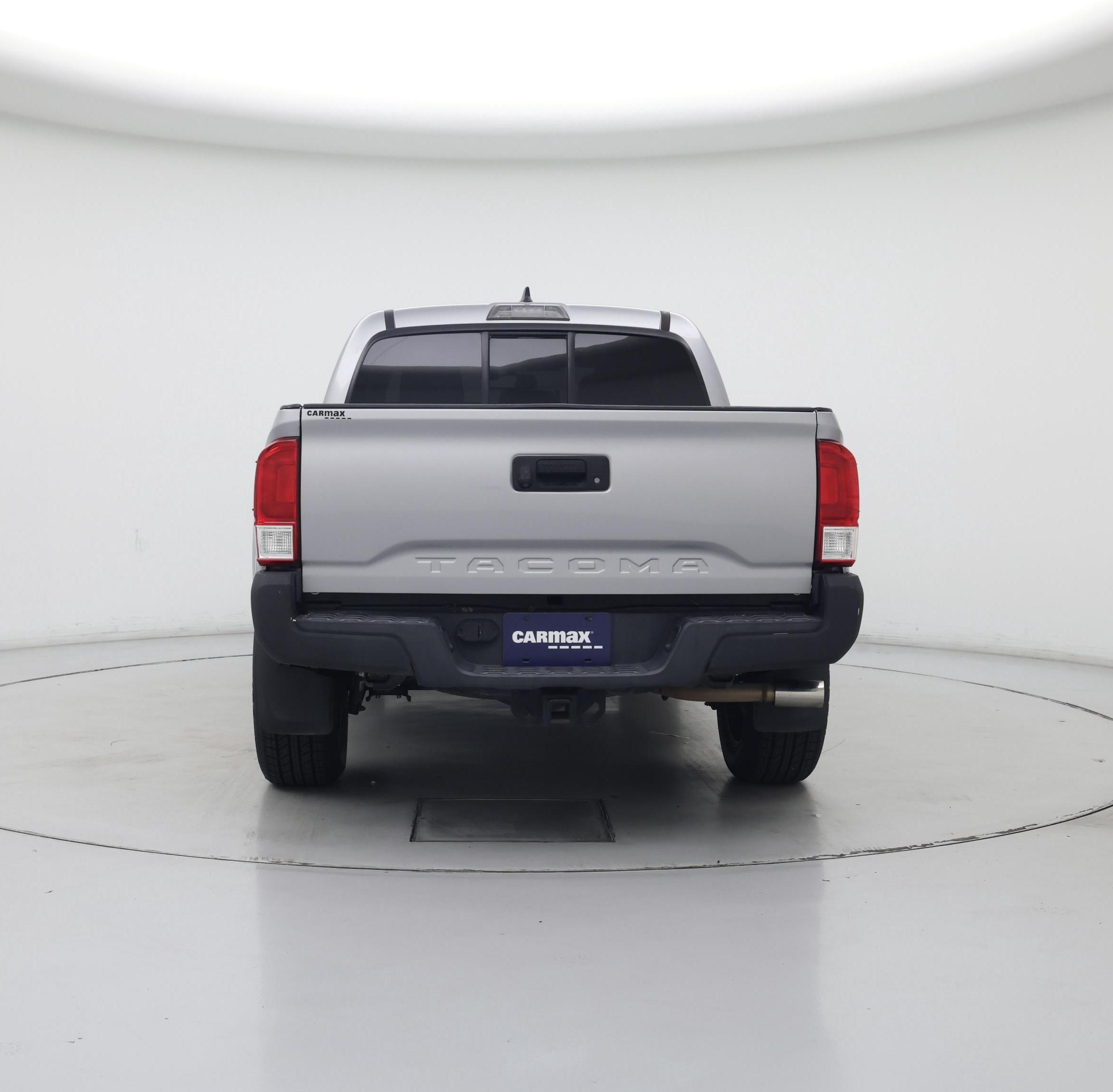 Thumbnail: 2017 Toyota Tacoma - 6