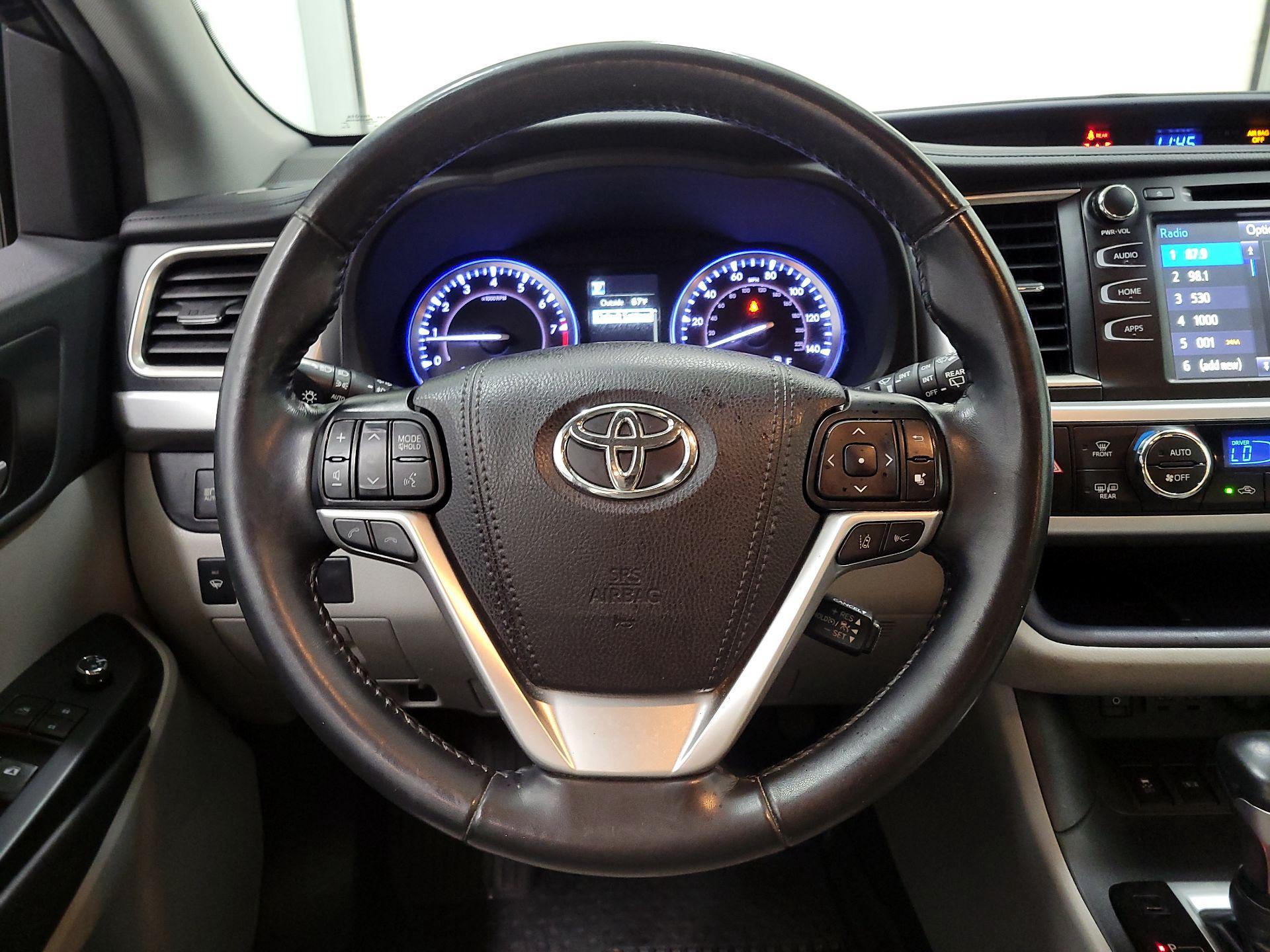 Thumbnail: 2019 Toyota Highlander - 10