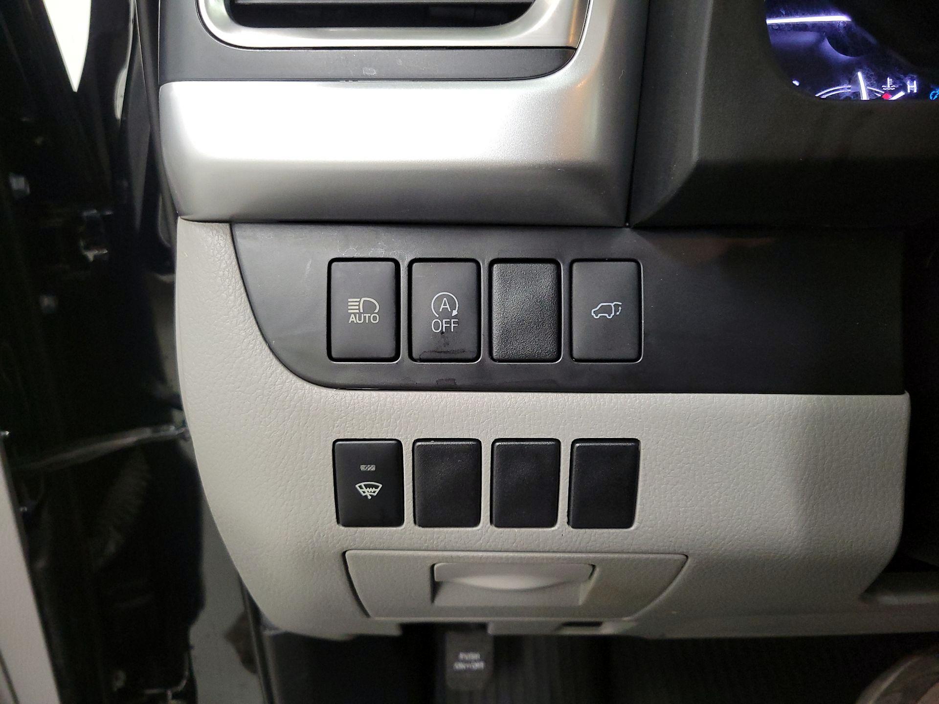 Thumbnail: 2019 Toyota Highlander - 13