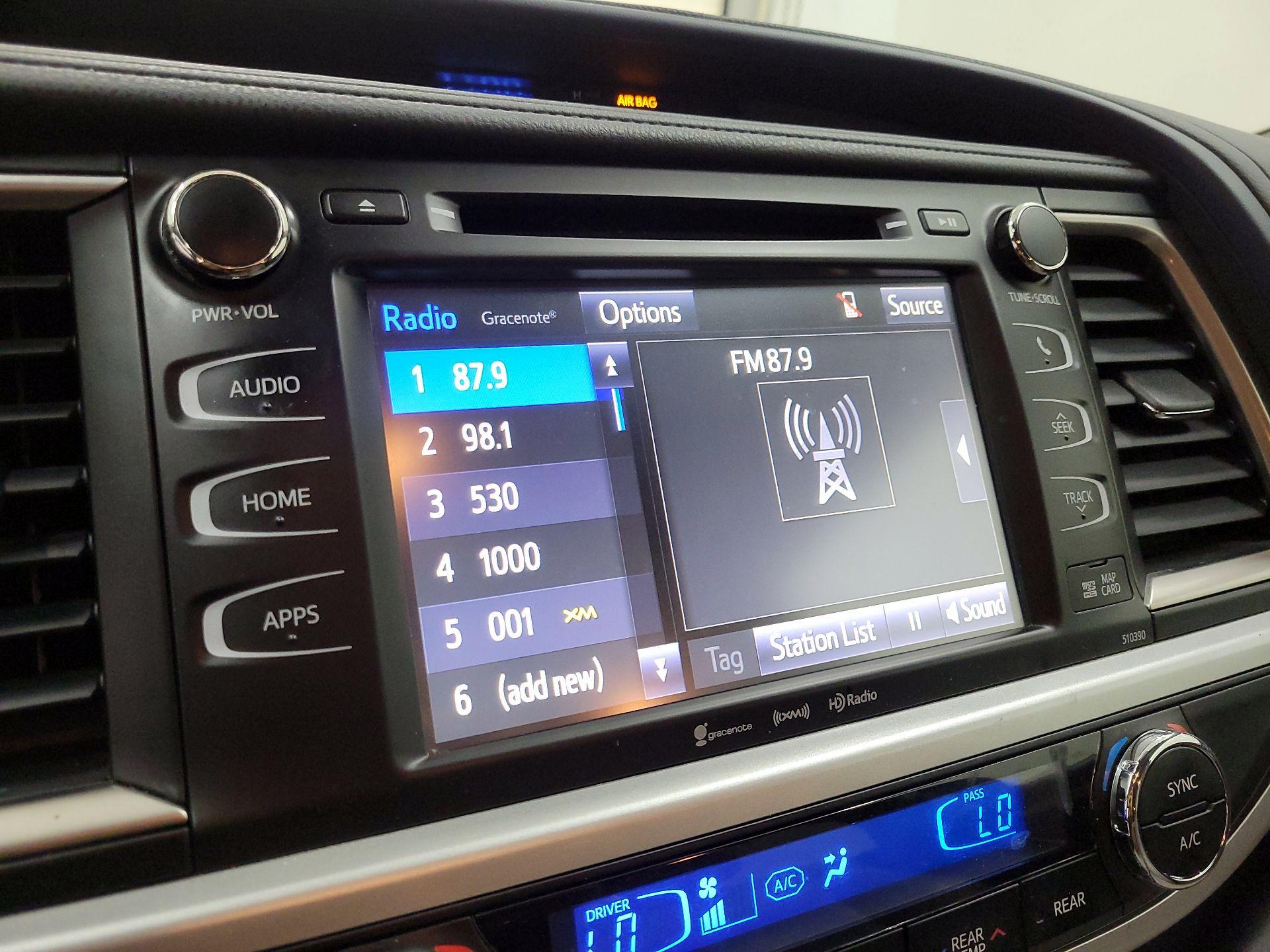 Thumbnail: 2019 Toyota Highlander - 15