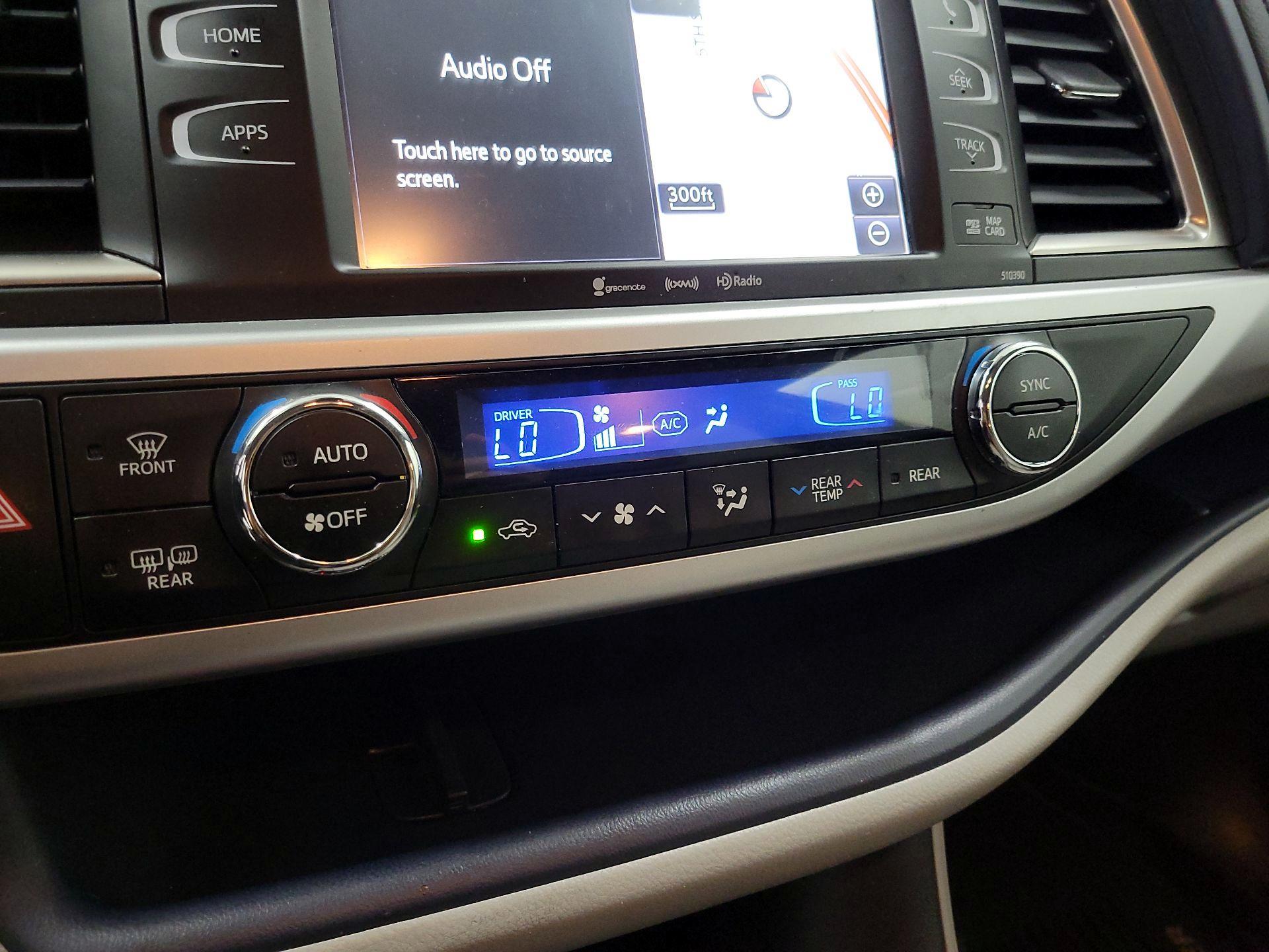 Thumbnail: 2019 Toyota Highlander - 16