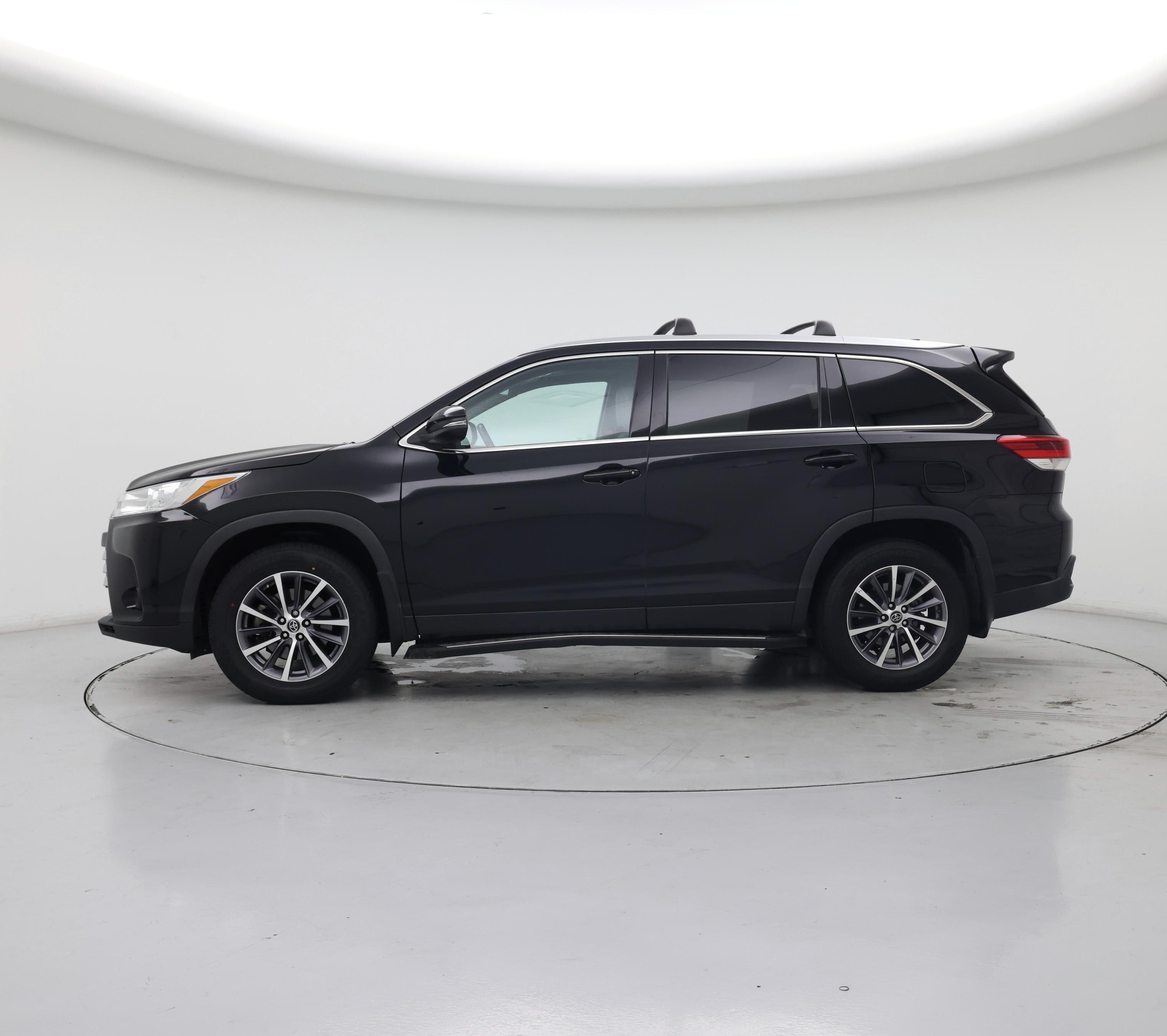 Thumbnail: 2019 Toyota Highlander - 3