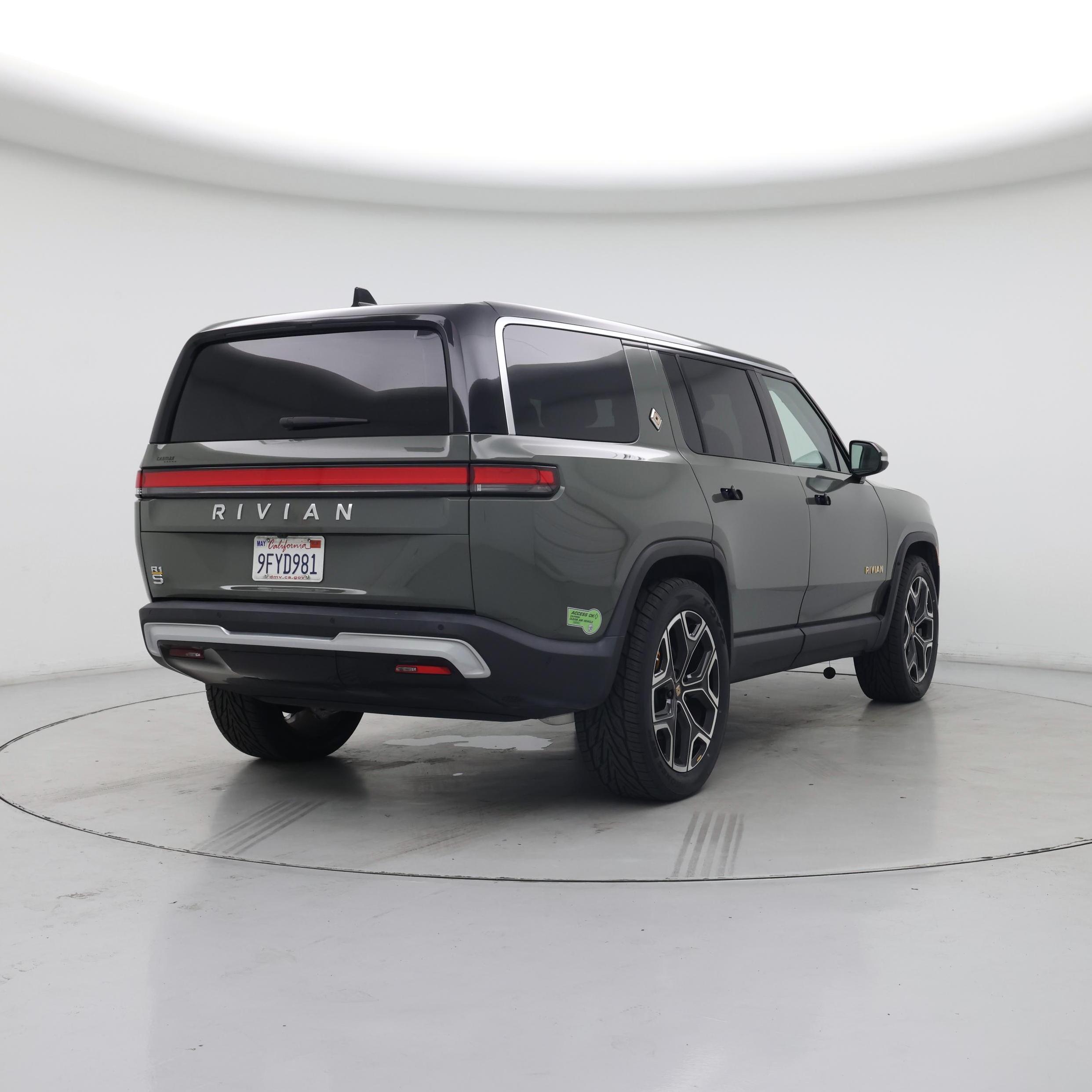 Thumbnail: 2023 Rivian R1S - 8