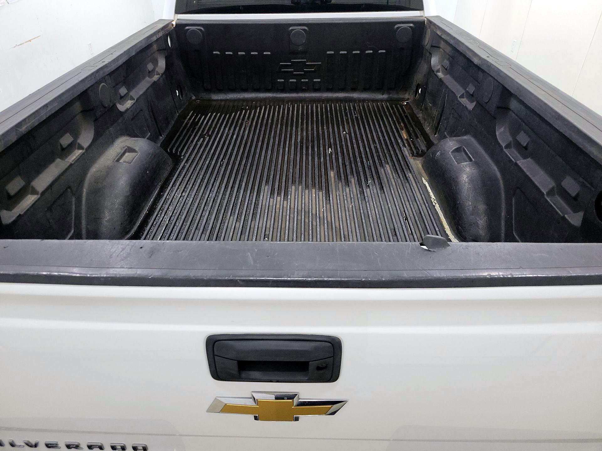 Thumbnail: 2018 Chevrolet Silverado 1500 - 19