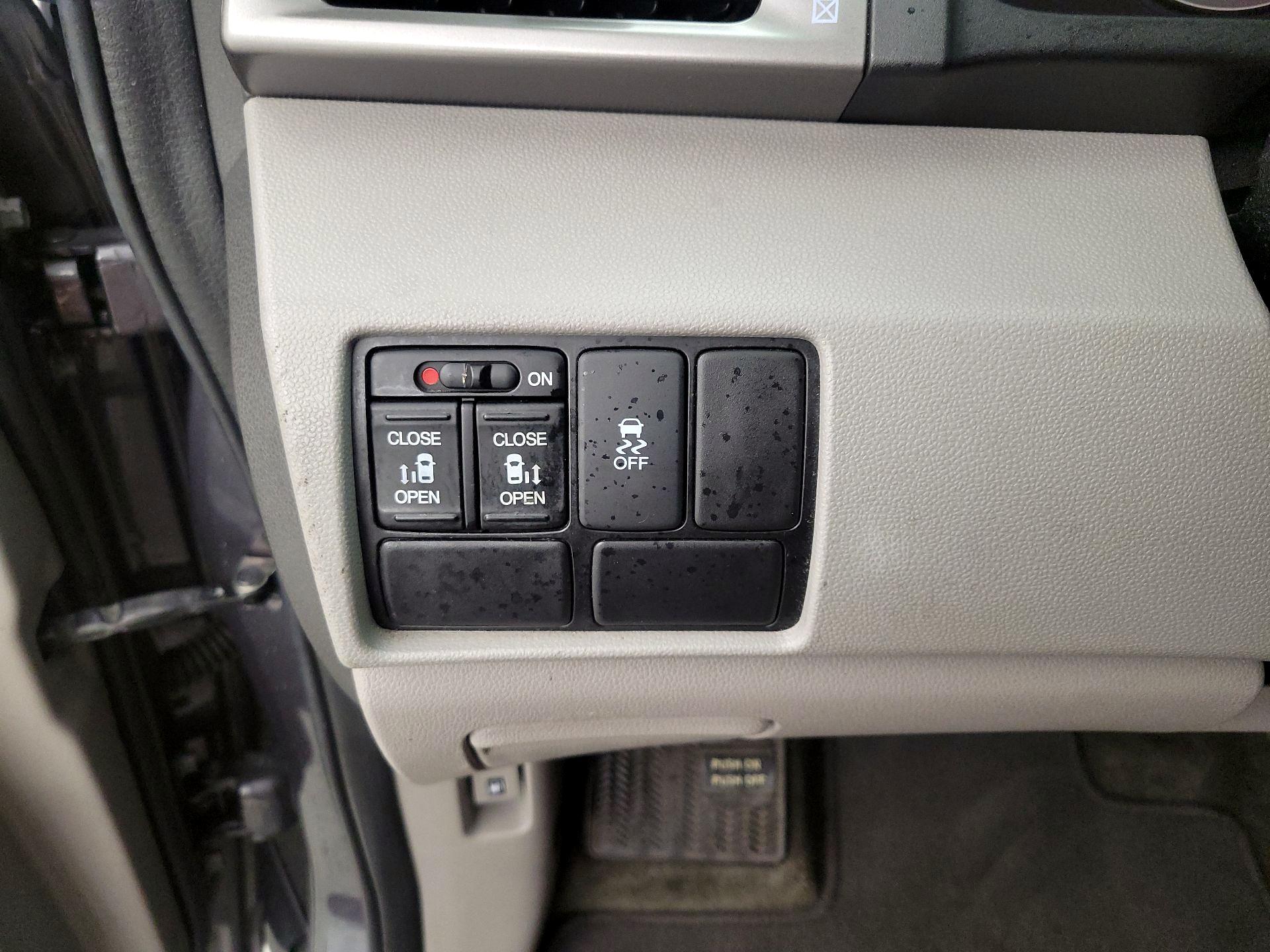 Thumbnail: 2016 Honda Odyssey - 13