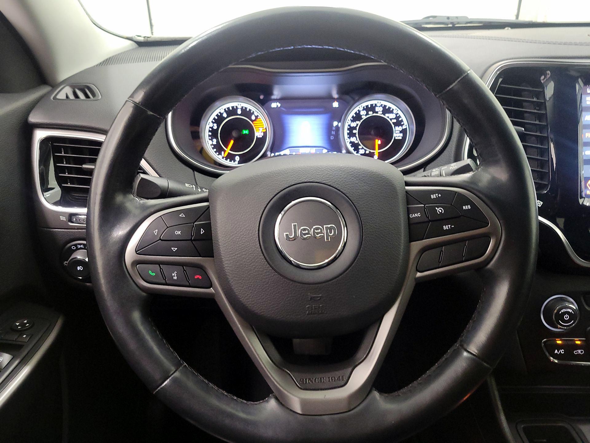 Thumbnail: 2020 Jeep Cherokee - 10