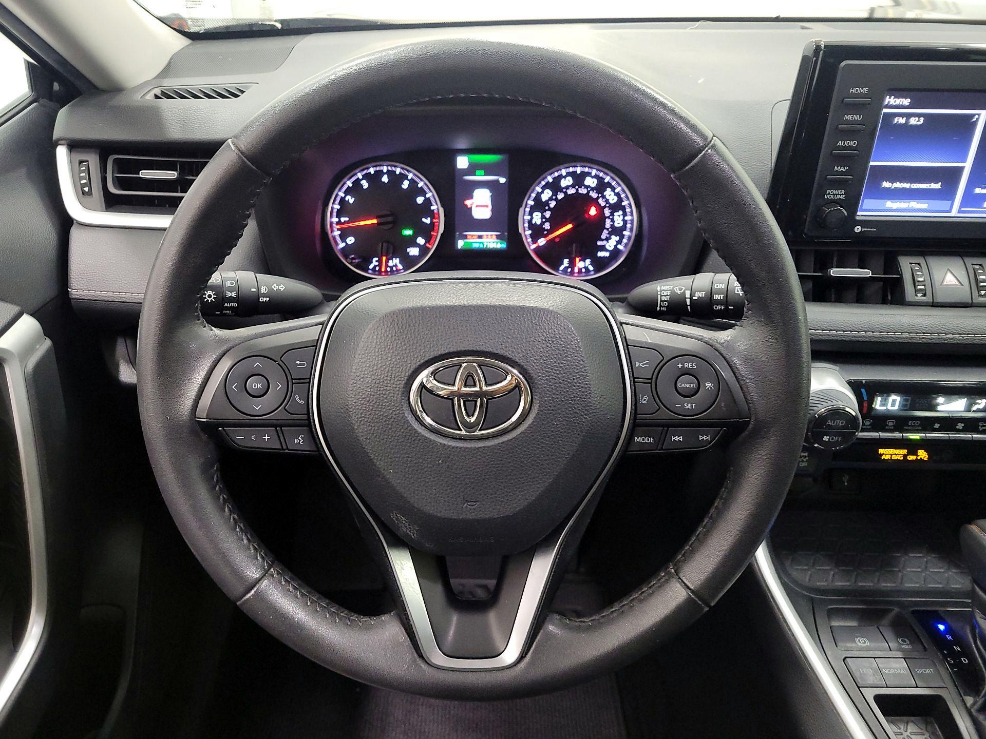 Thumbnail: 2022 Toyota RAV4 - 10