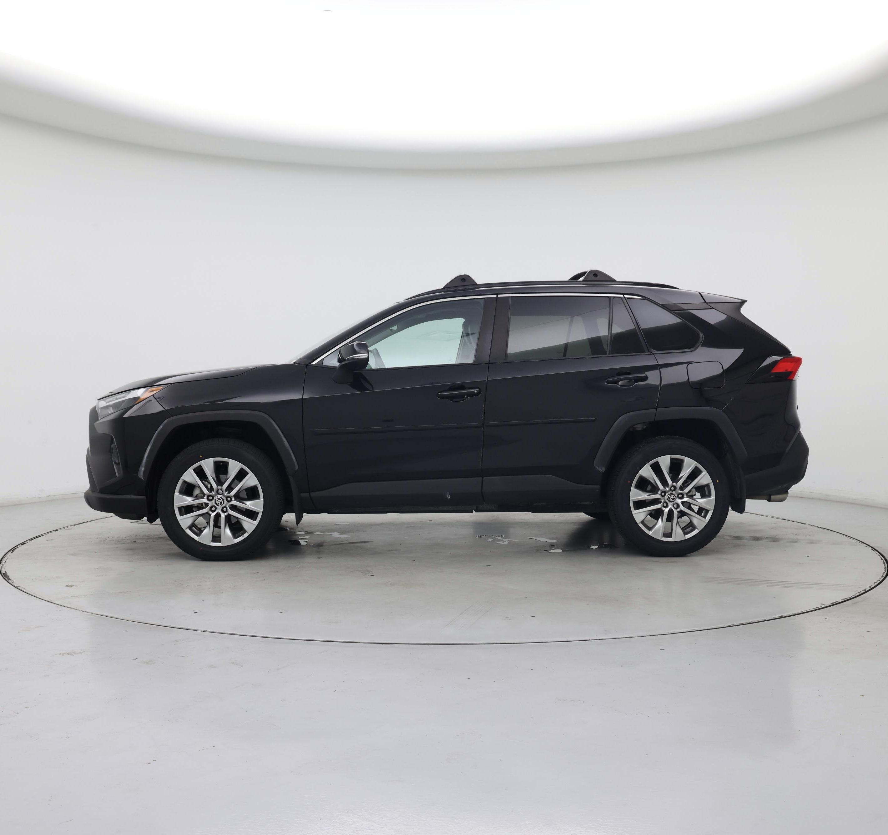 Thumbnail: 2022 Toyota RAV4 - 3