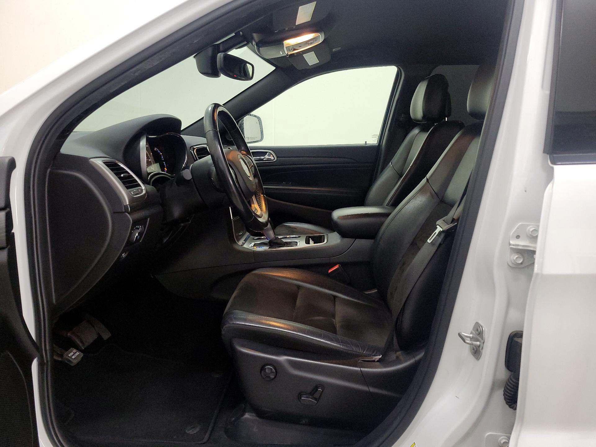 Thumbnail: 2019 Jeep Grand Cherokee - 11