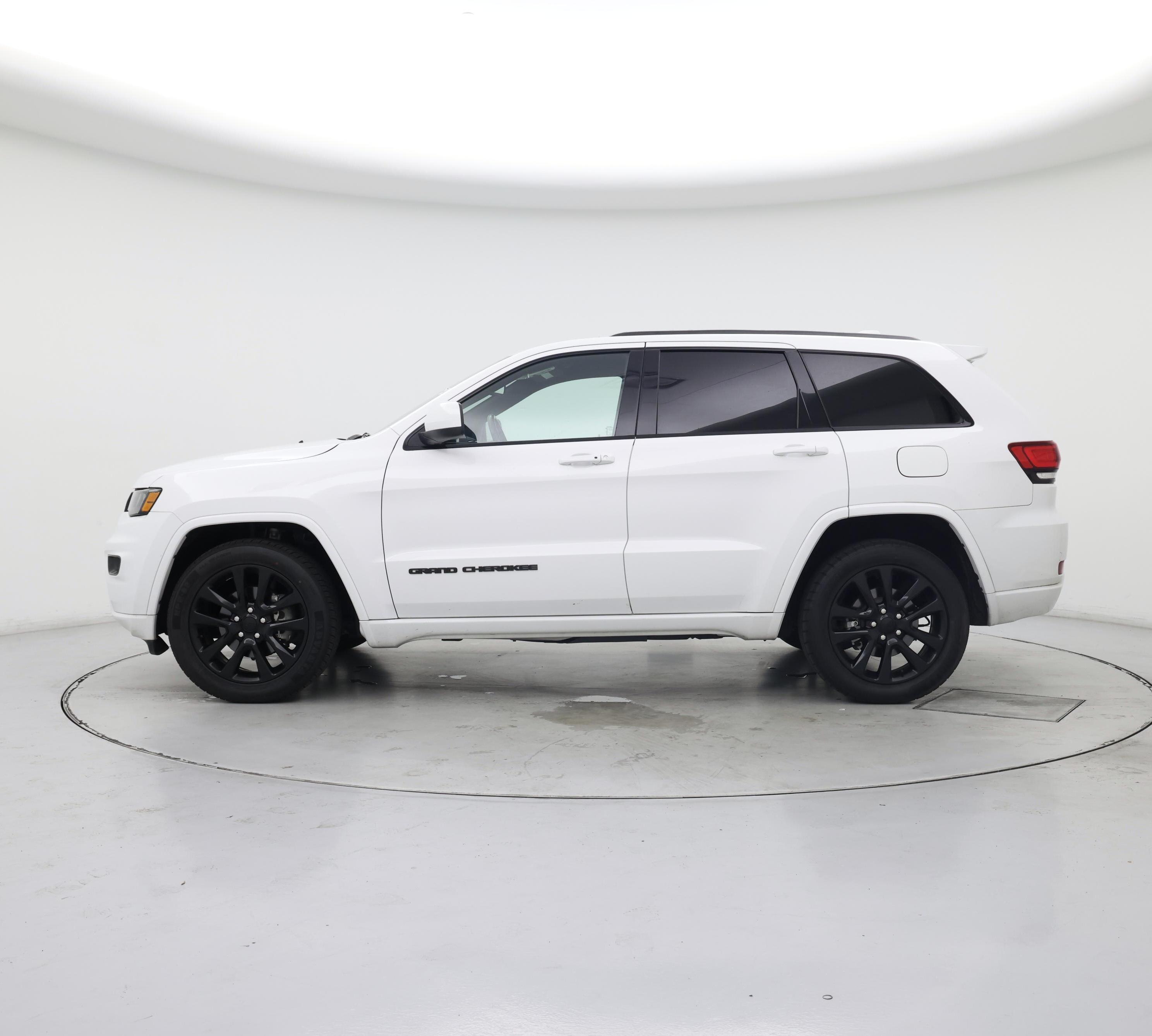 Thumbnail: 2019 Jeep Grand Cherokee - 3