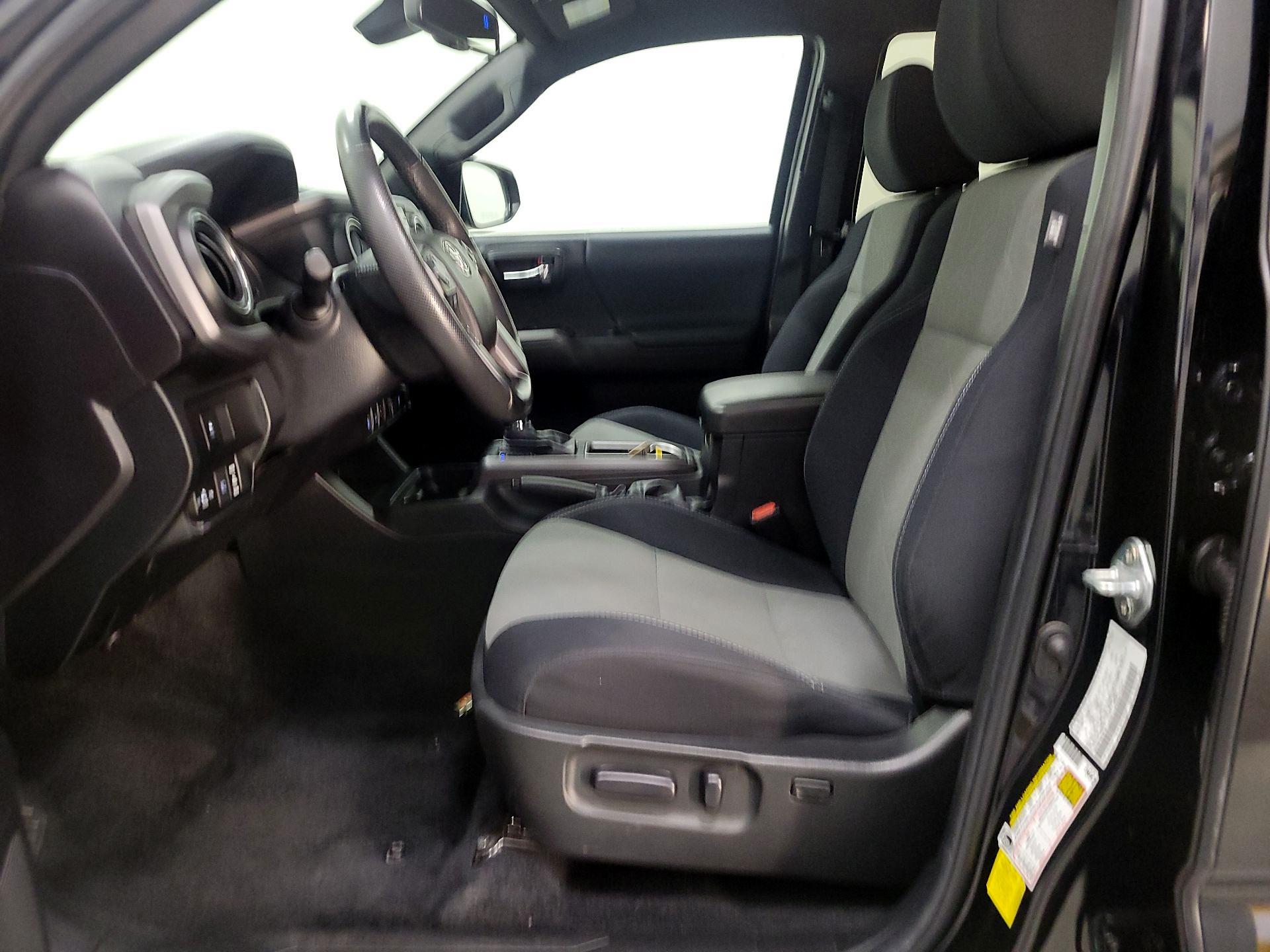 Thumbnail: 2022 Toyota Tacoma - 11