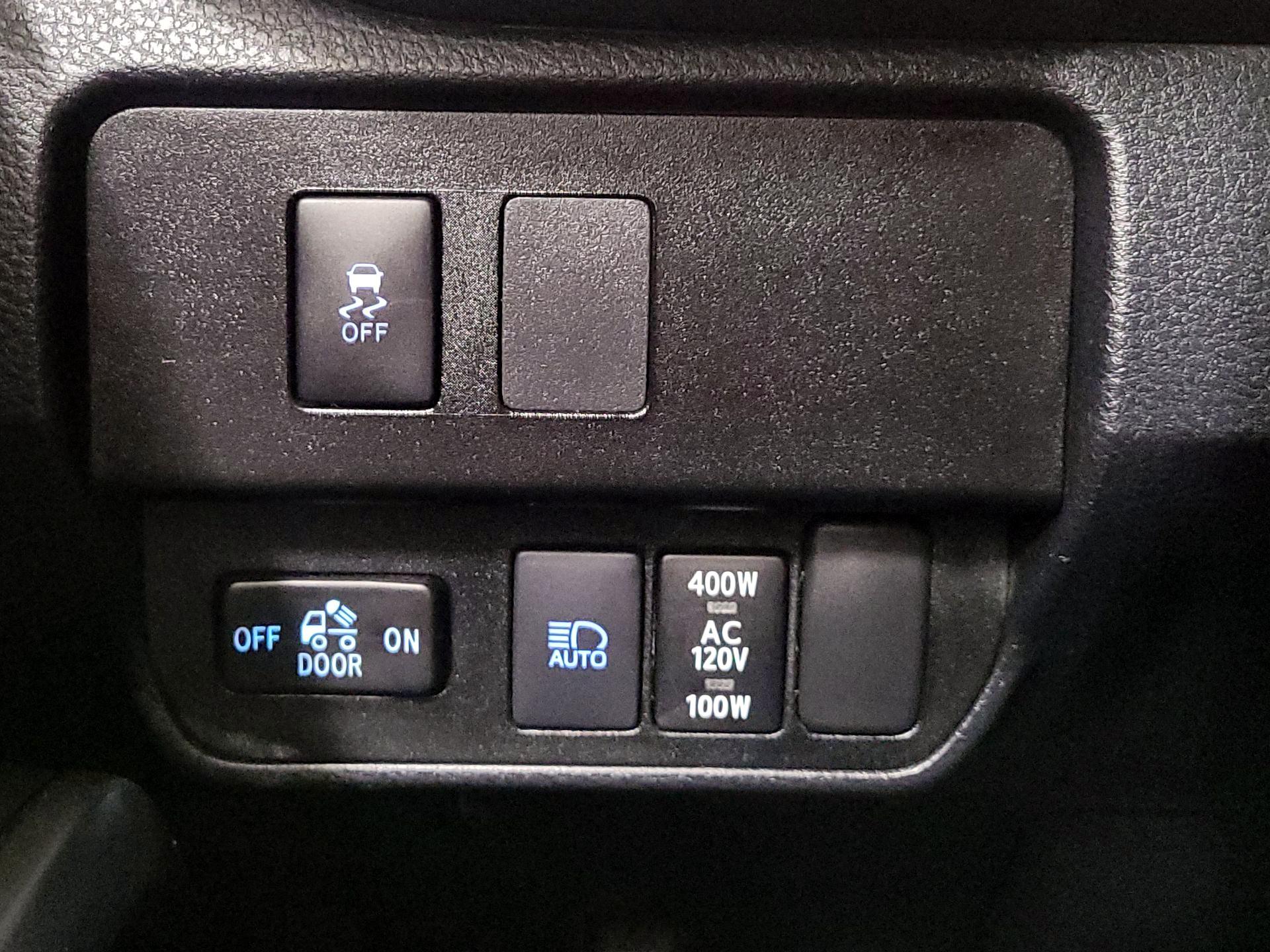 Thumbnail: 2022 Toyota Tacoma - 13