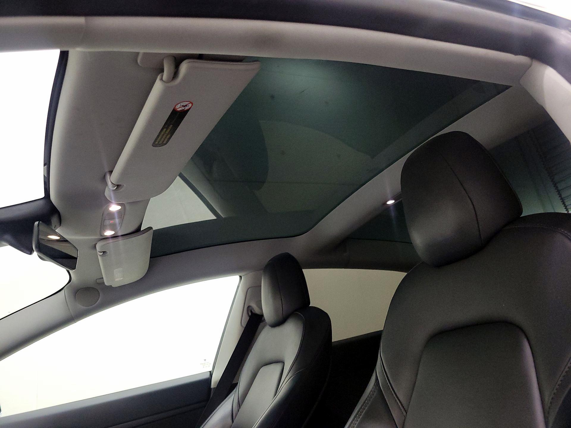 Thumbnail: 2020 Tesla Model 3 - 18