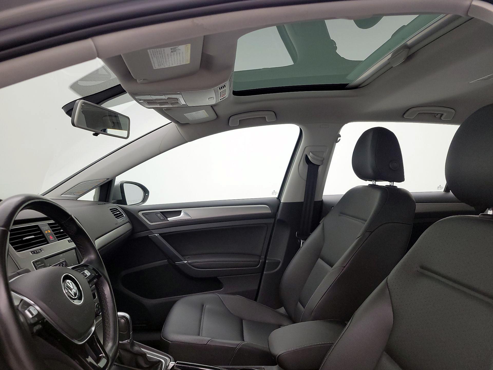 Thumbnail: 2016 Volkswagen Golf - 19