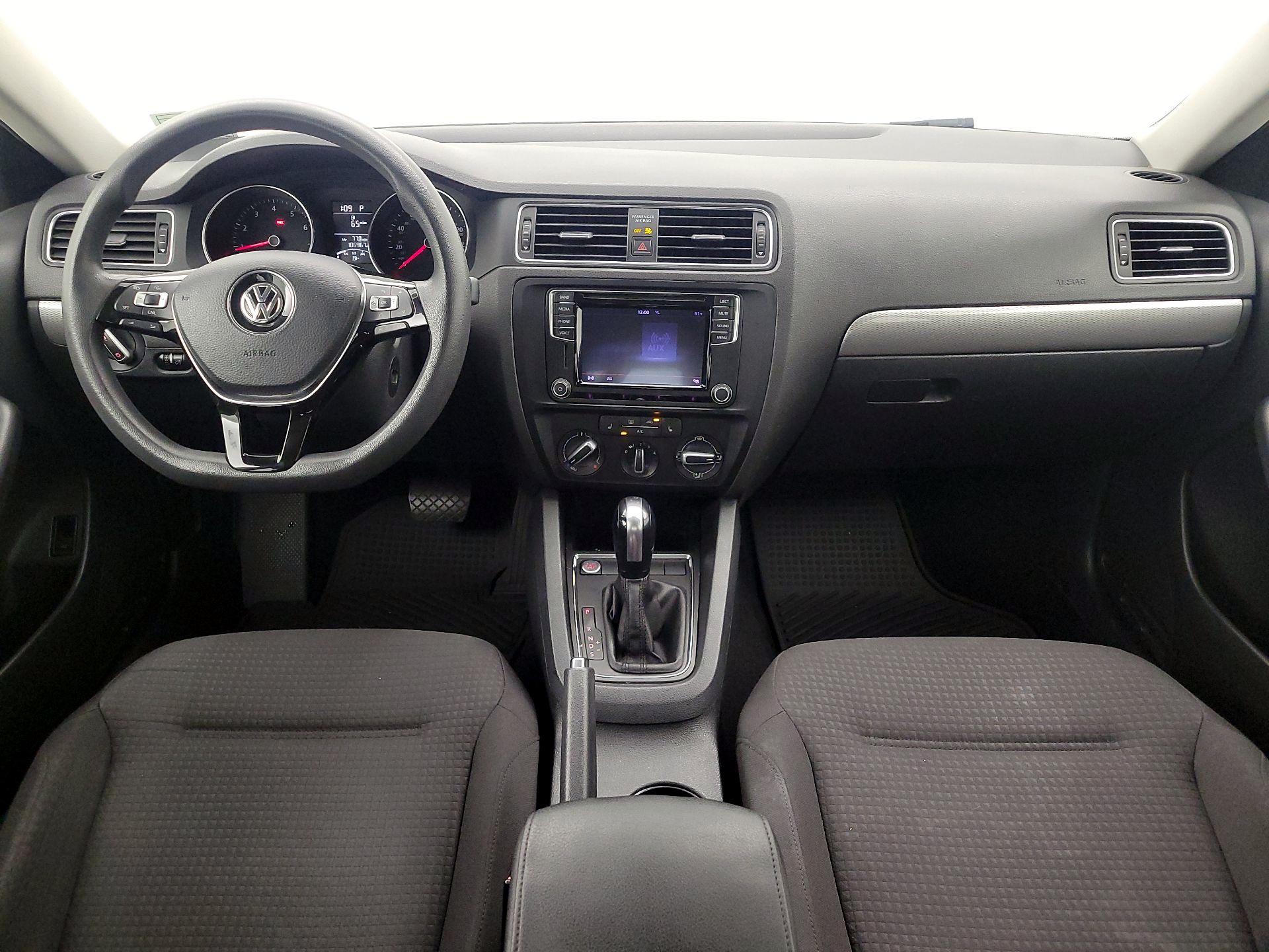 Thumbnail: 2016 Volkswagen Jetta - 9