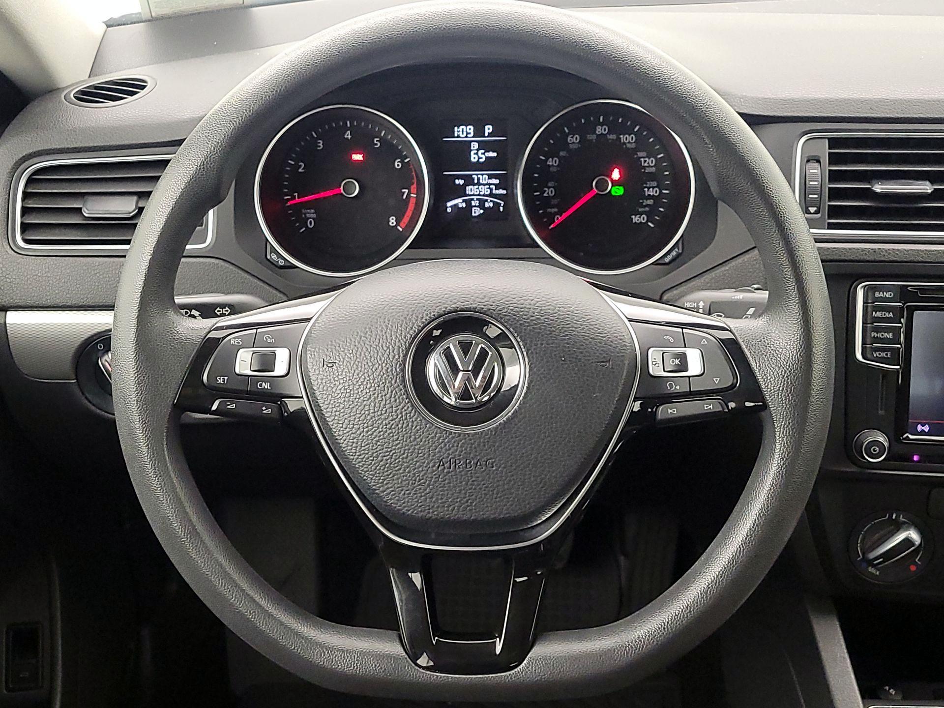 Thumbnail: 2016 Volkswagen Jetta - 10