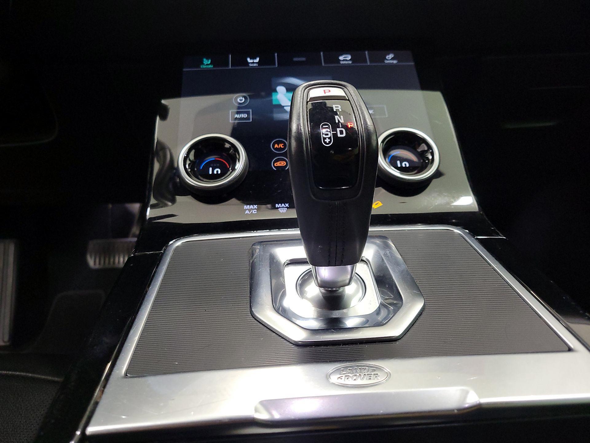 Thumbnail: 2020 Land Rover Range Rover Evoque - 18