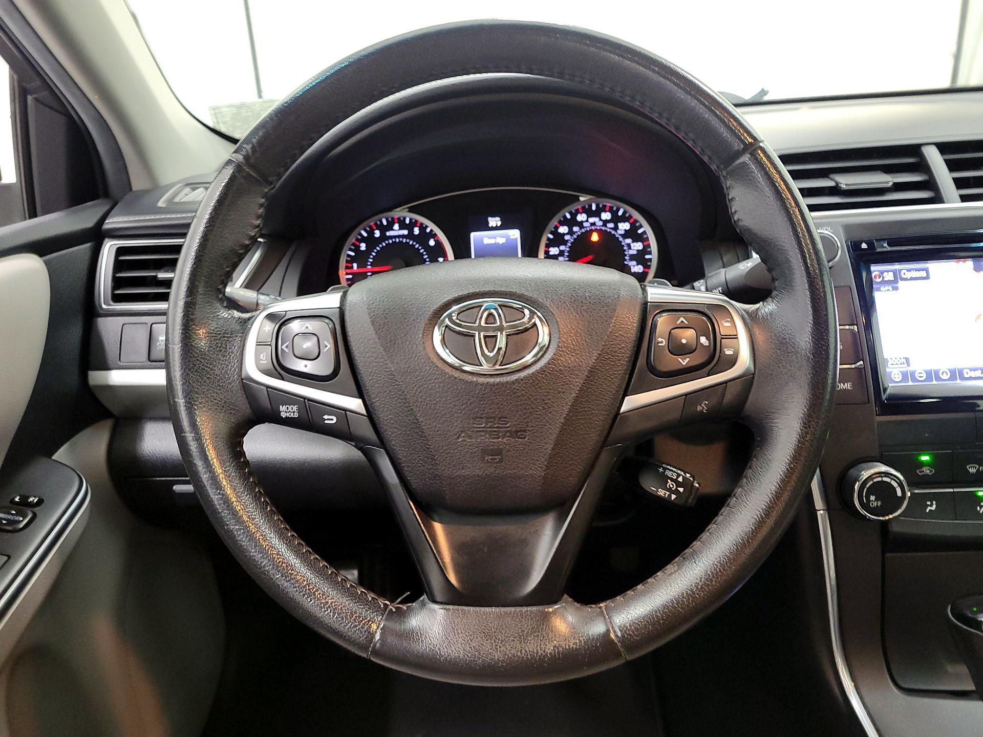 Thumbnail: 2015 Toyota Camry - 10